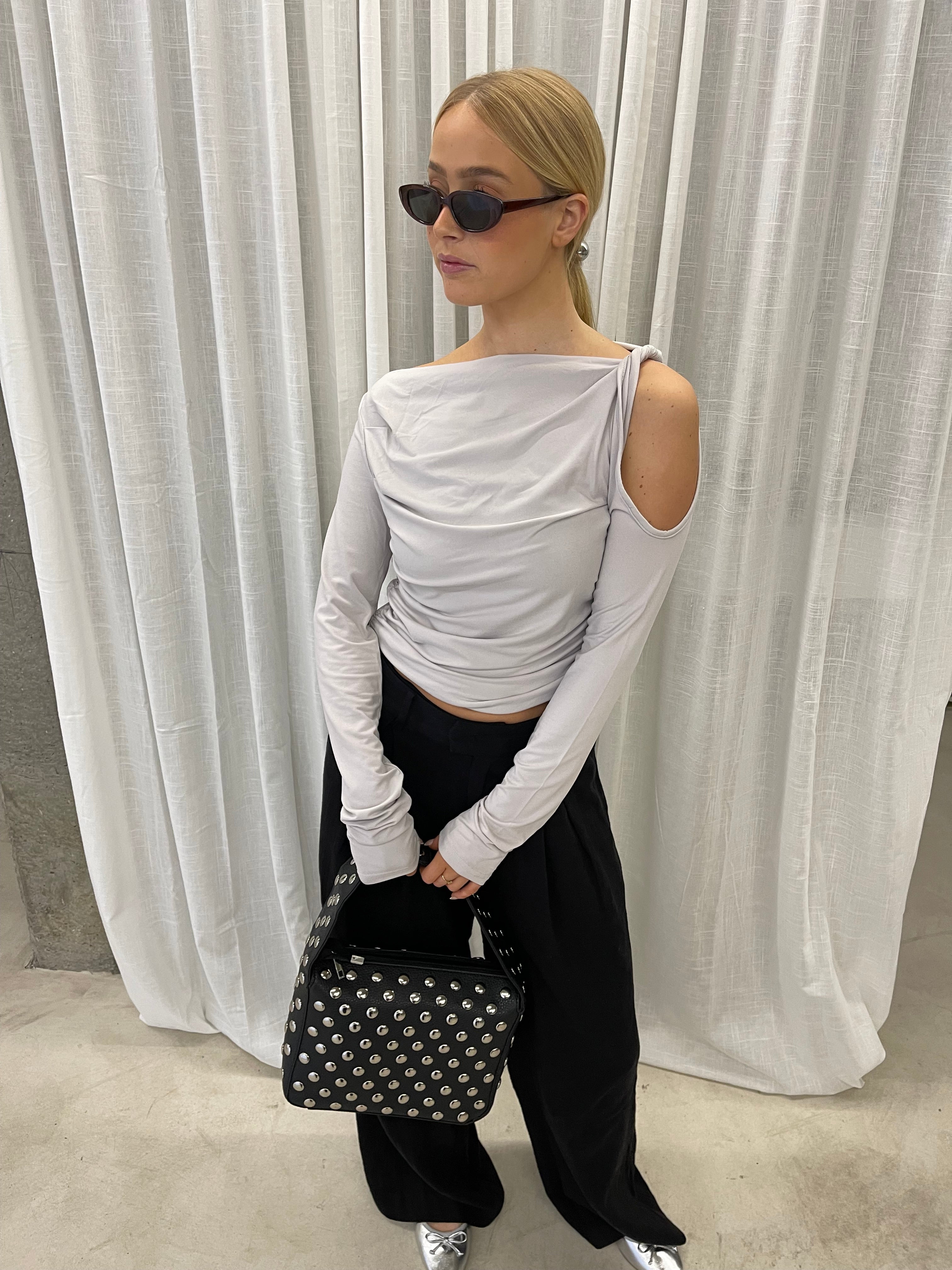 Ayna | Cut-out Shoulder Top Grey