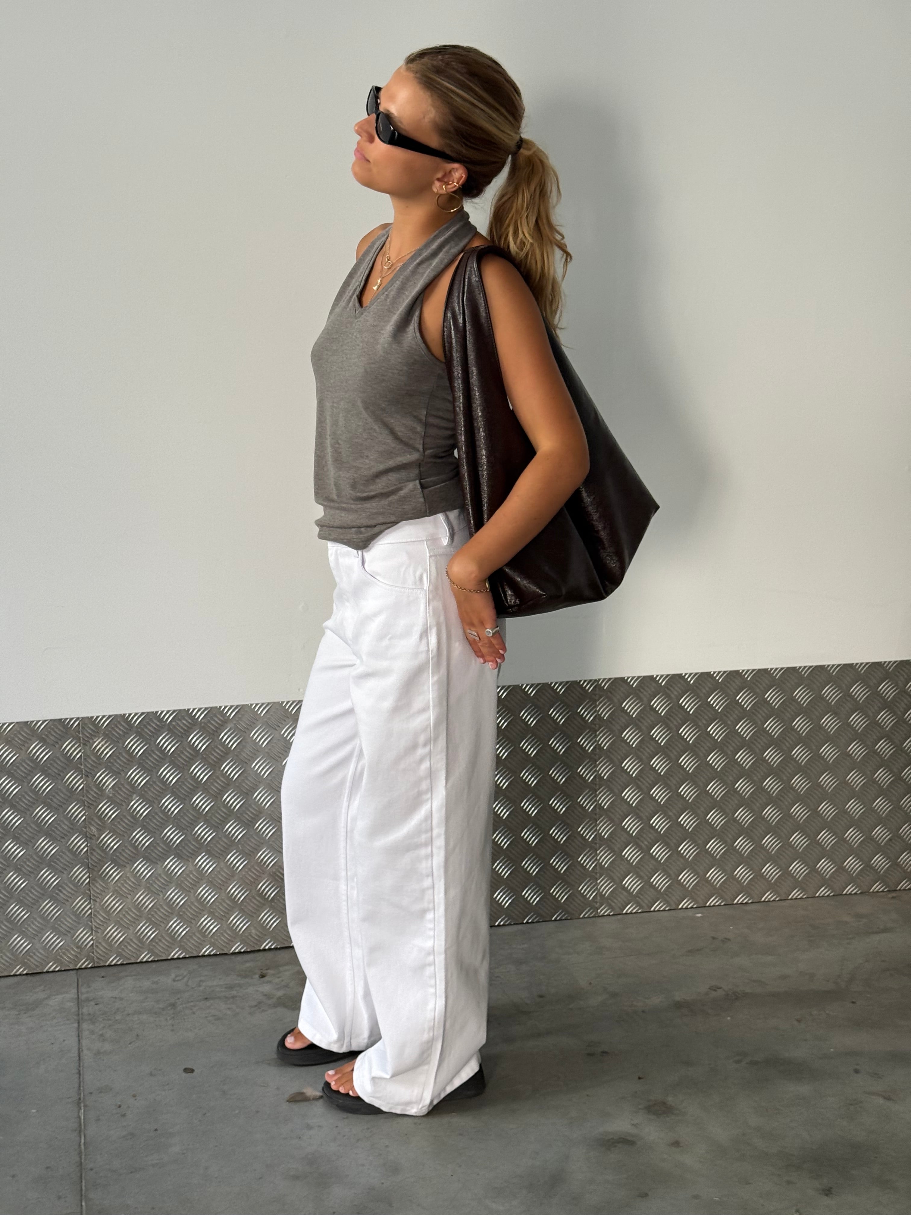 Alani | Halter V-Neck Top