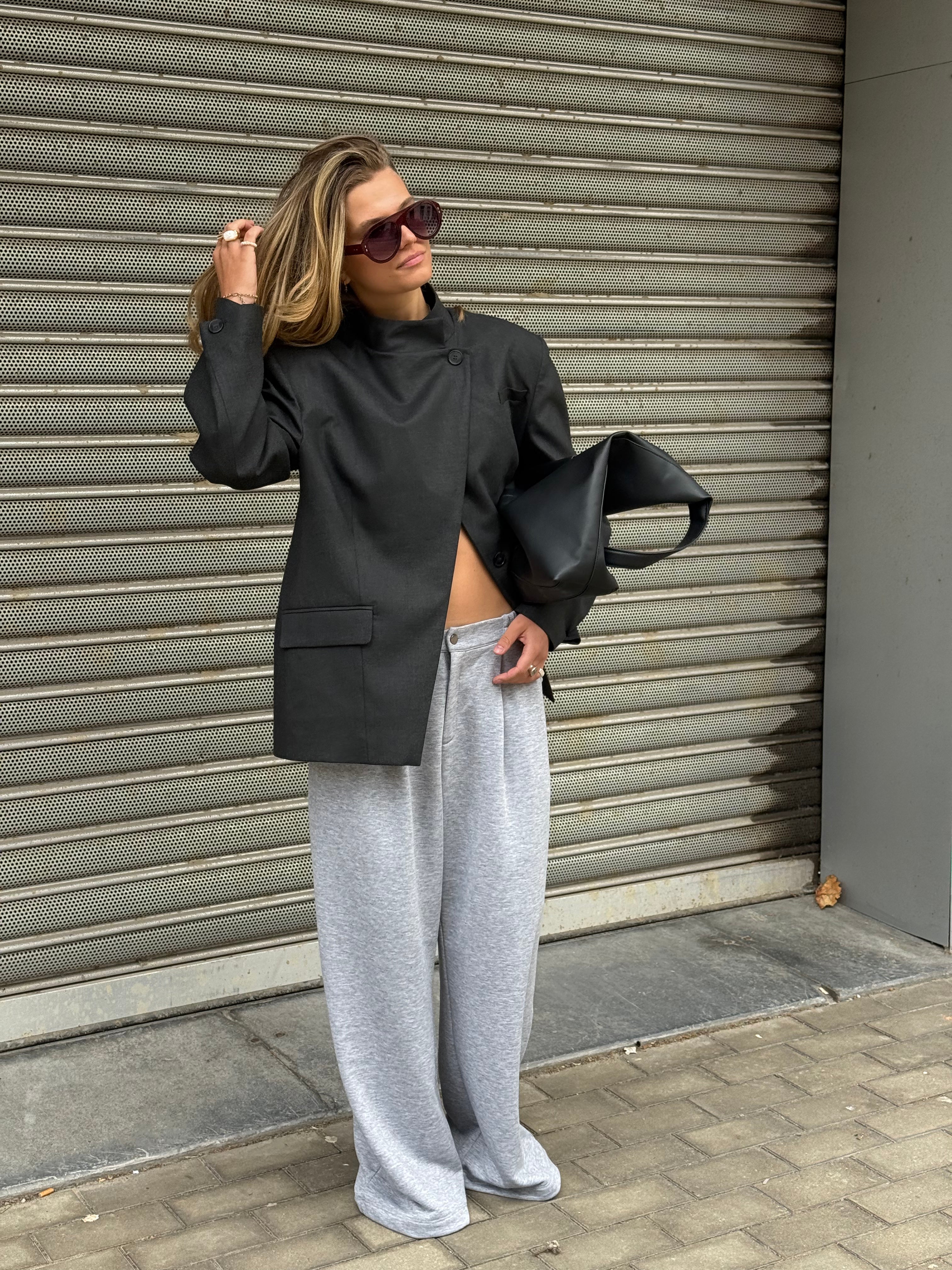 Ellie | Collar Blazer With Pleated Cuffs - Dark Grey