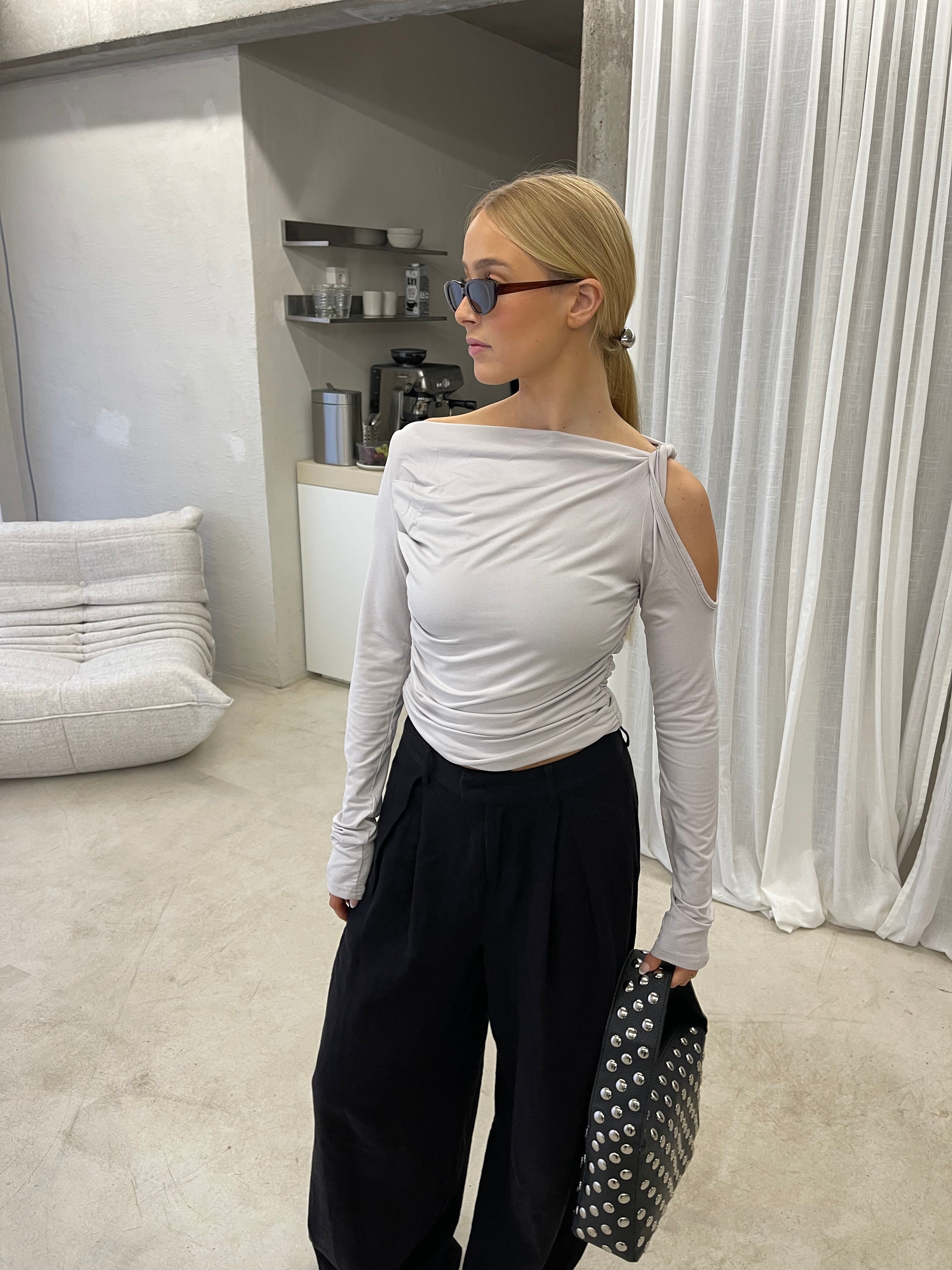 Ayna | Cut-out Shoulder Top Grey