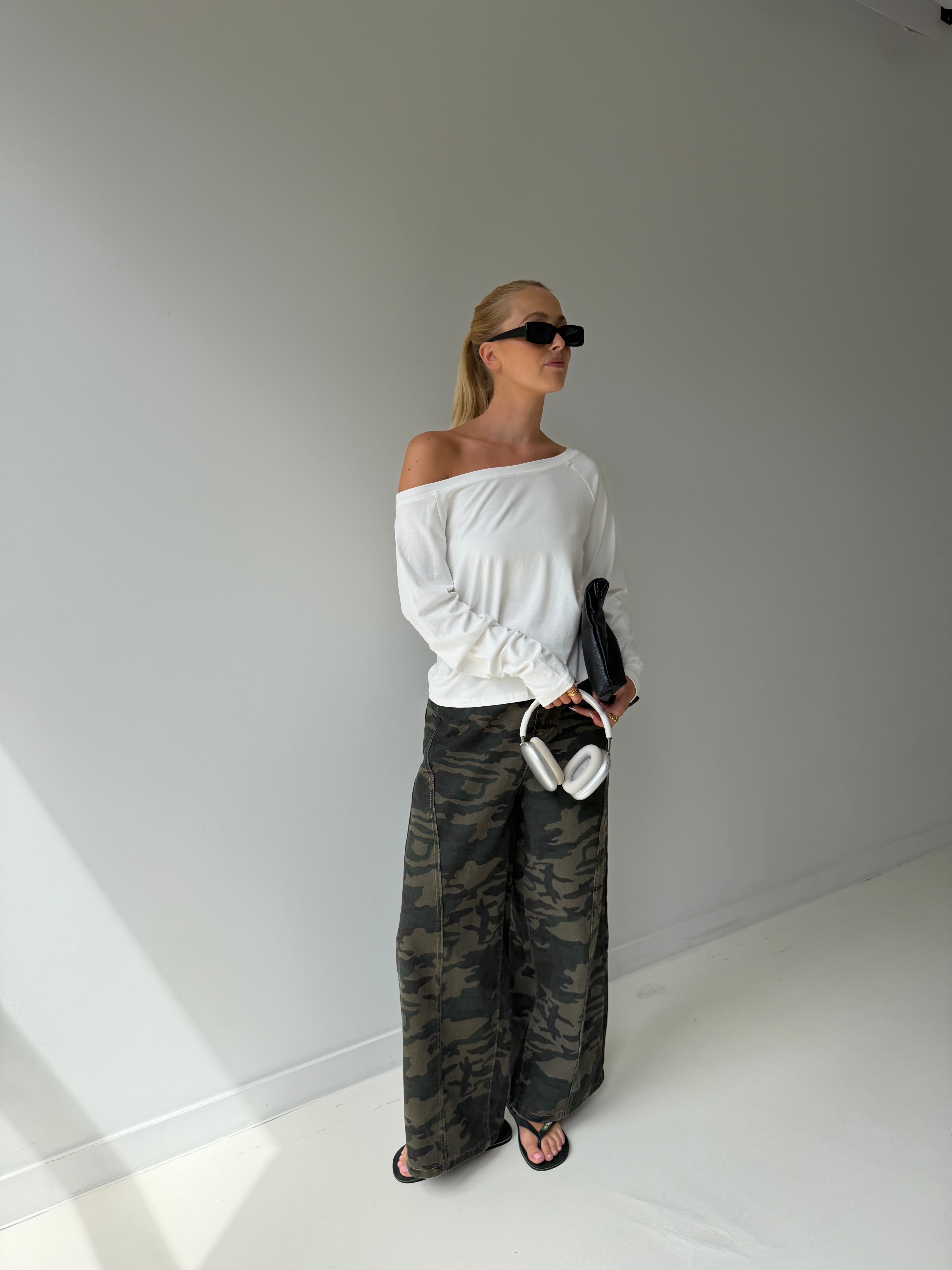 Aris | One Shoulder Longsleeve Top - White