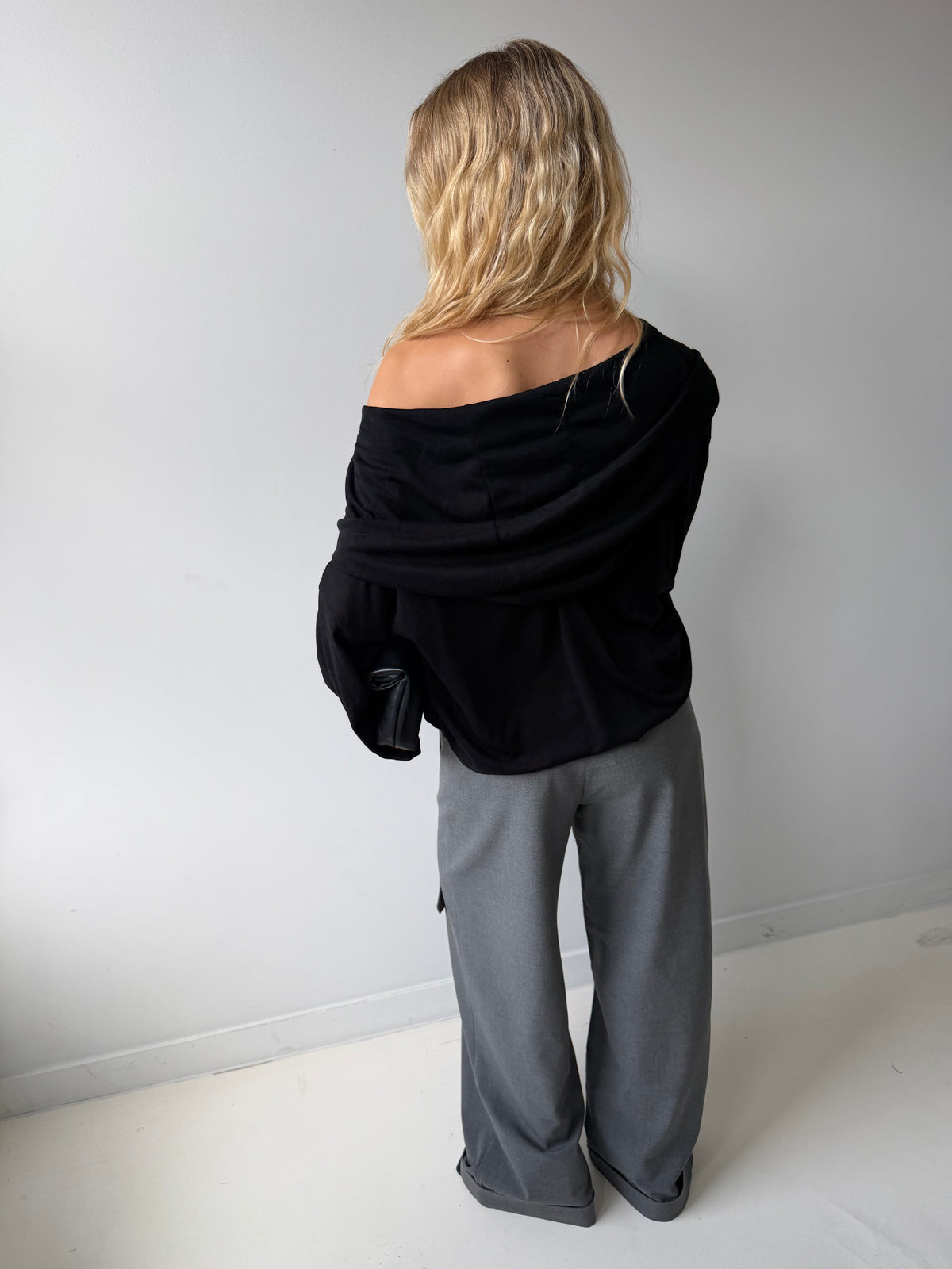 Arya | Off Shoulder Hoodie Knit - Black