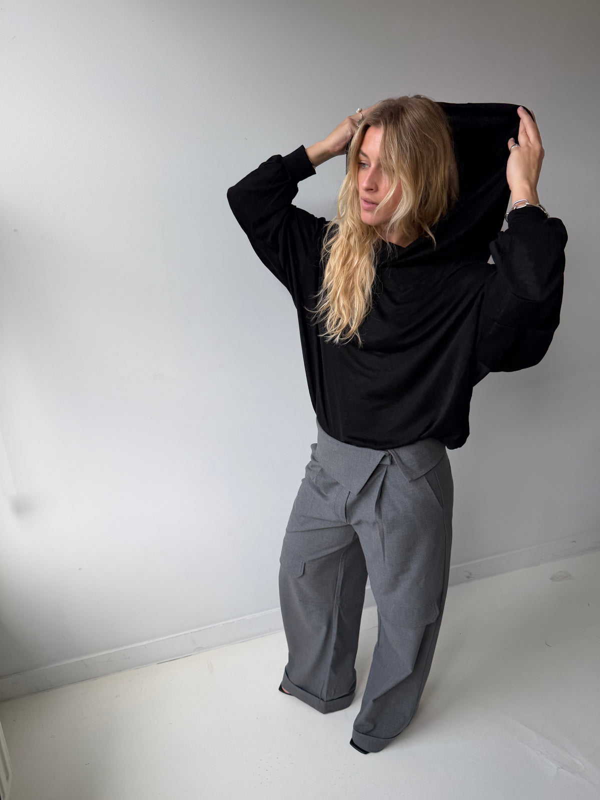 Arya | Off Shoulder Hoodie Knit - Black
