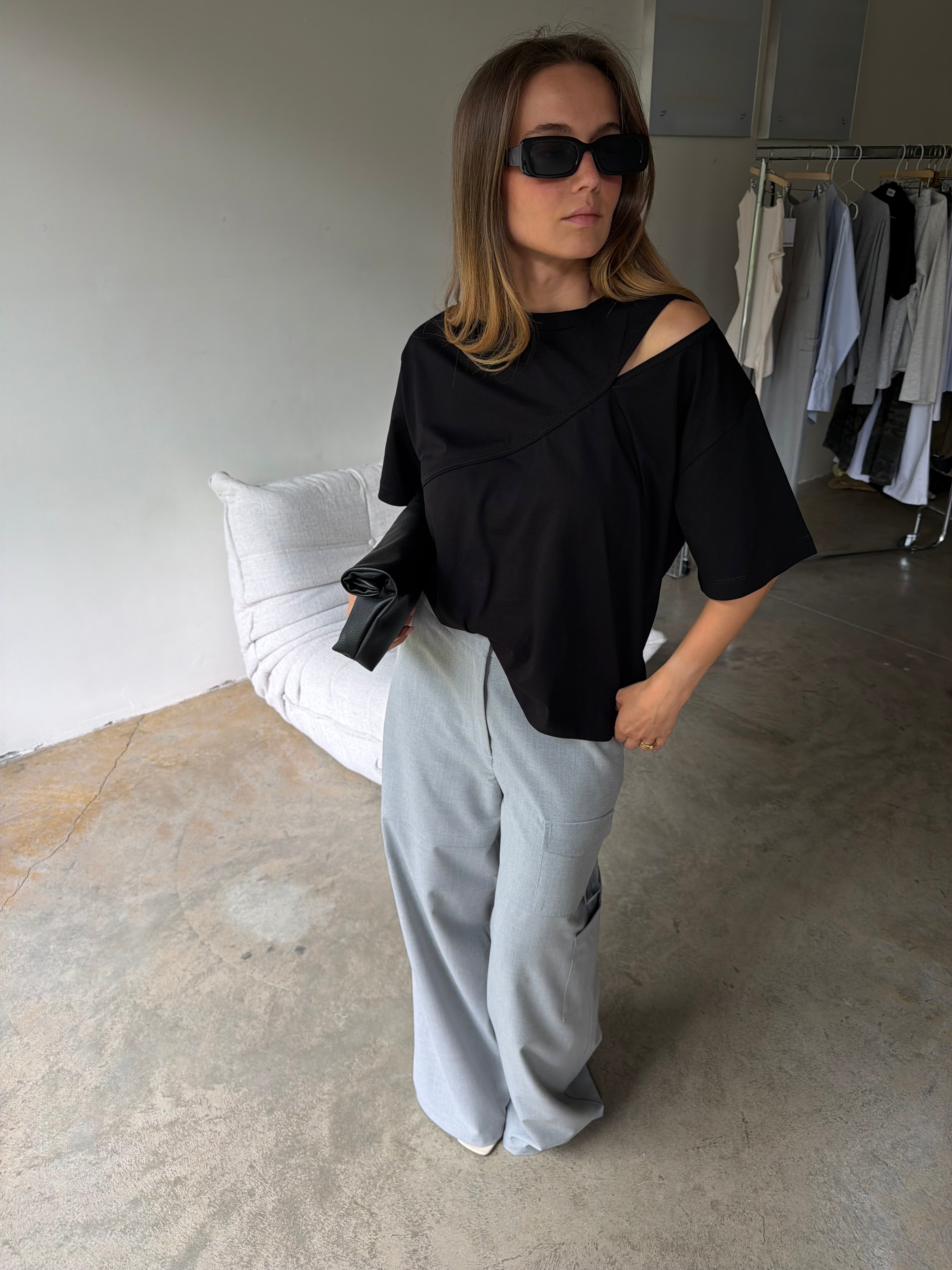 Alex | Cut-Out Tshirt