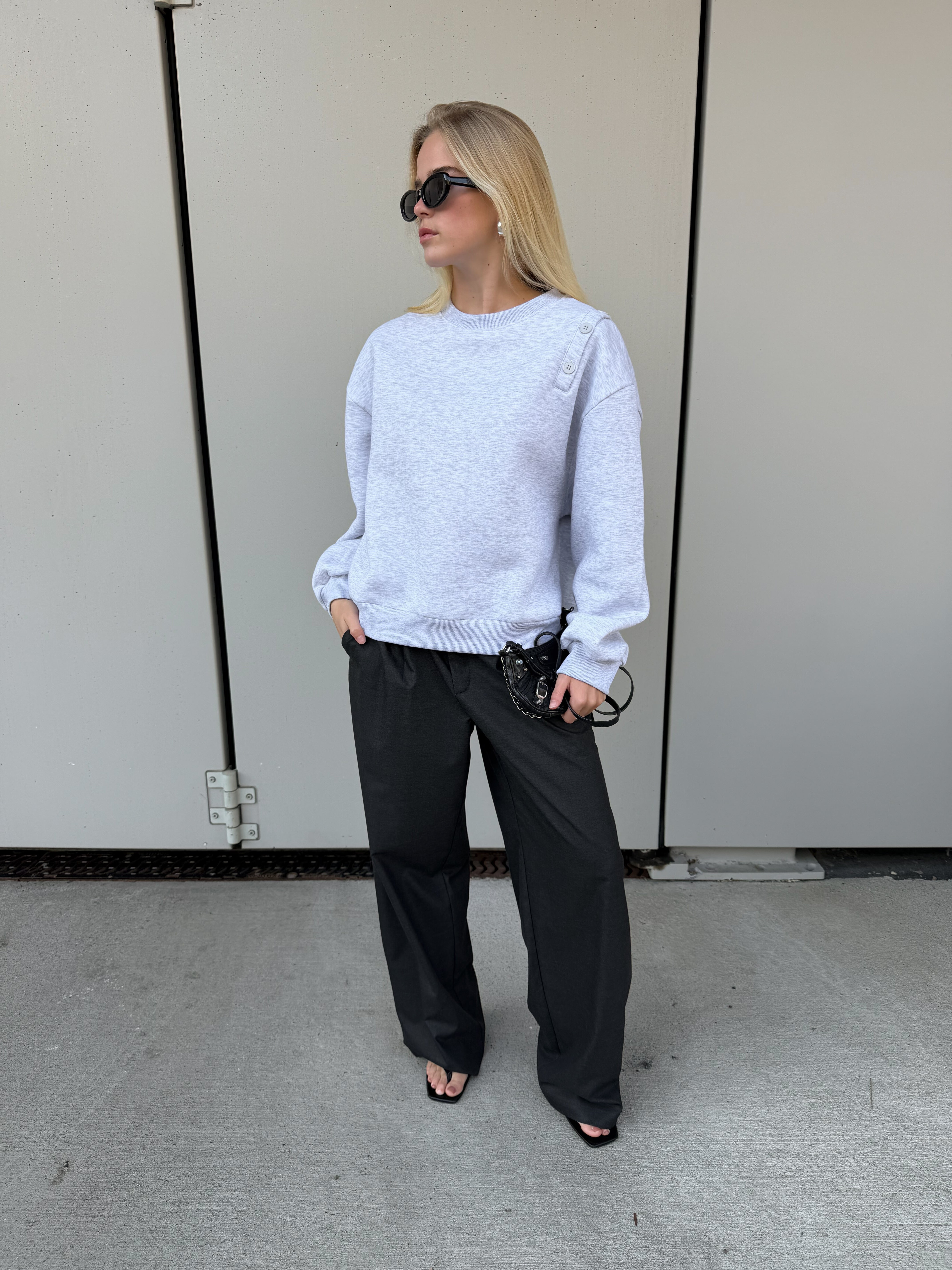 Bailey | Buttoned Sweatshirt