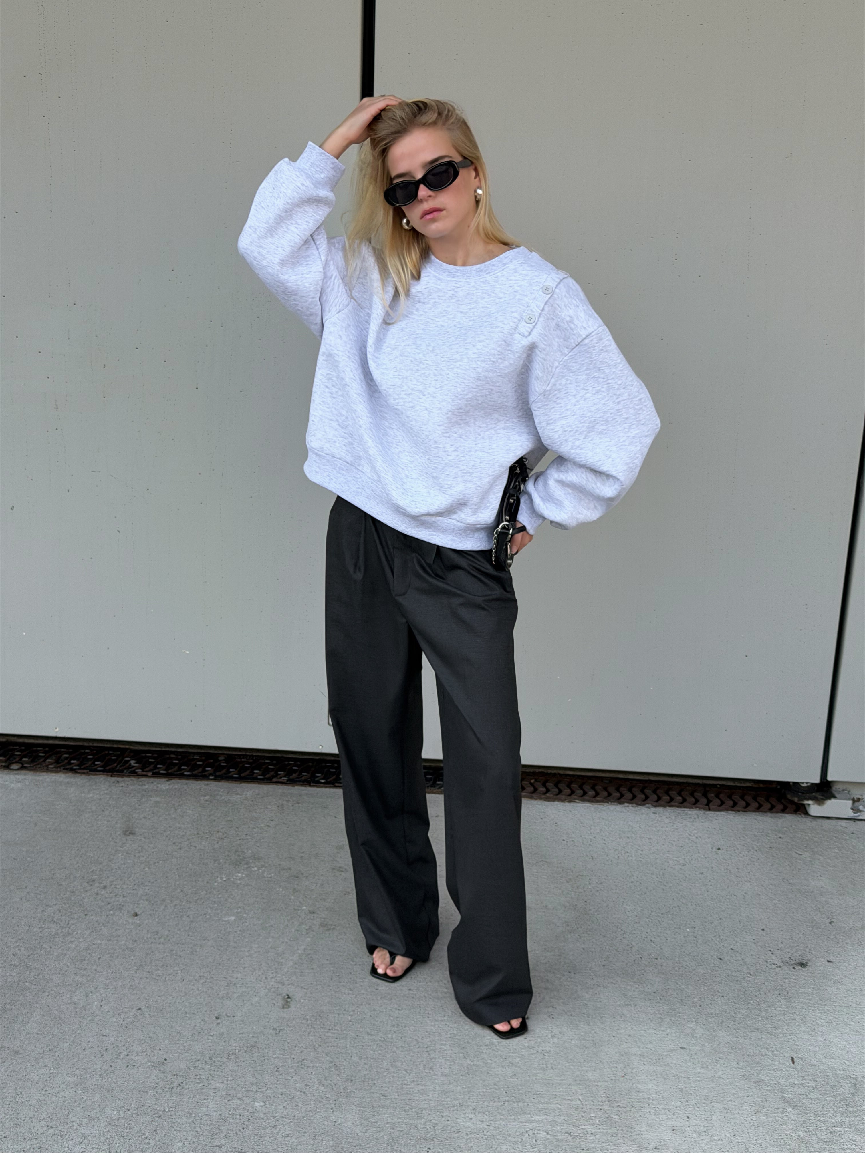 Bailey | Buttoned Sweatshirt