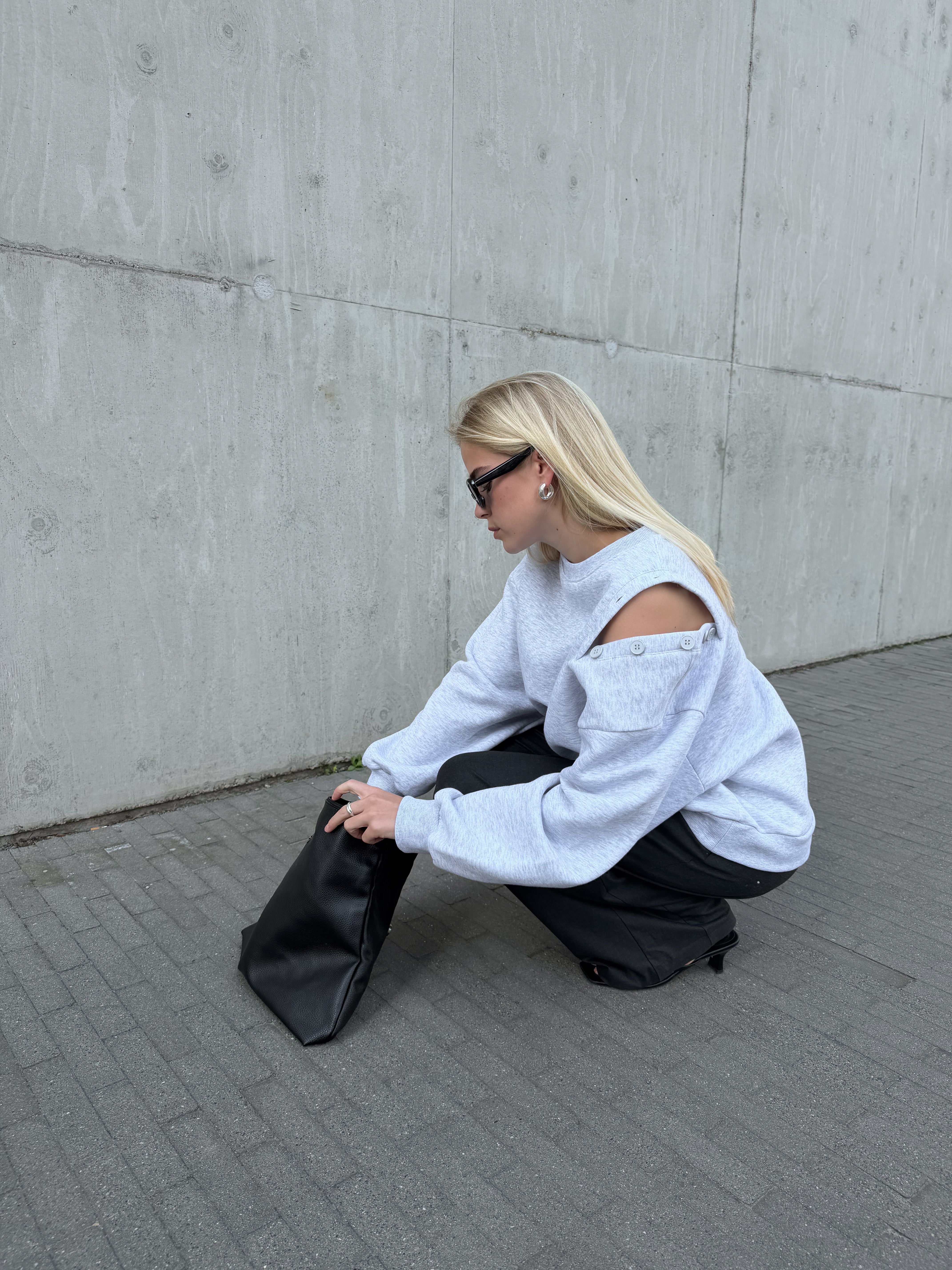 Bailey | Buttoned Sweatshirt