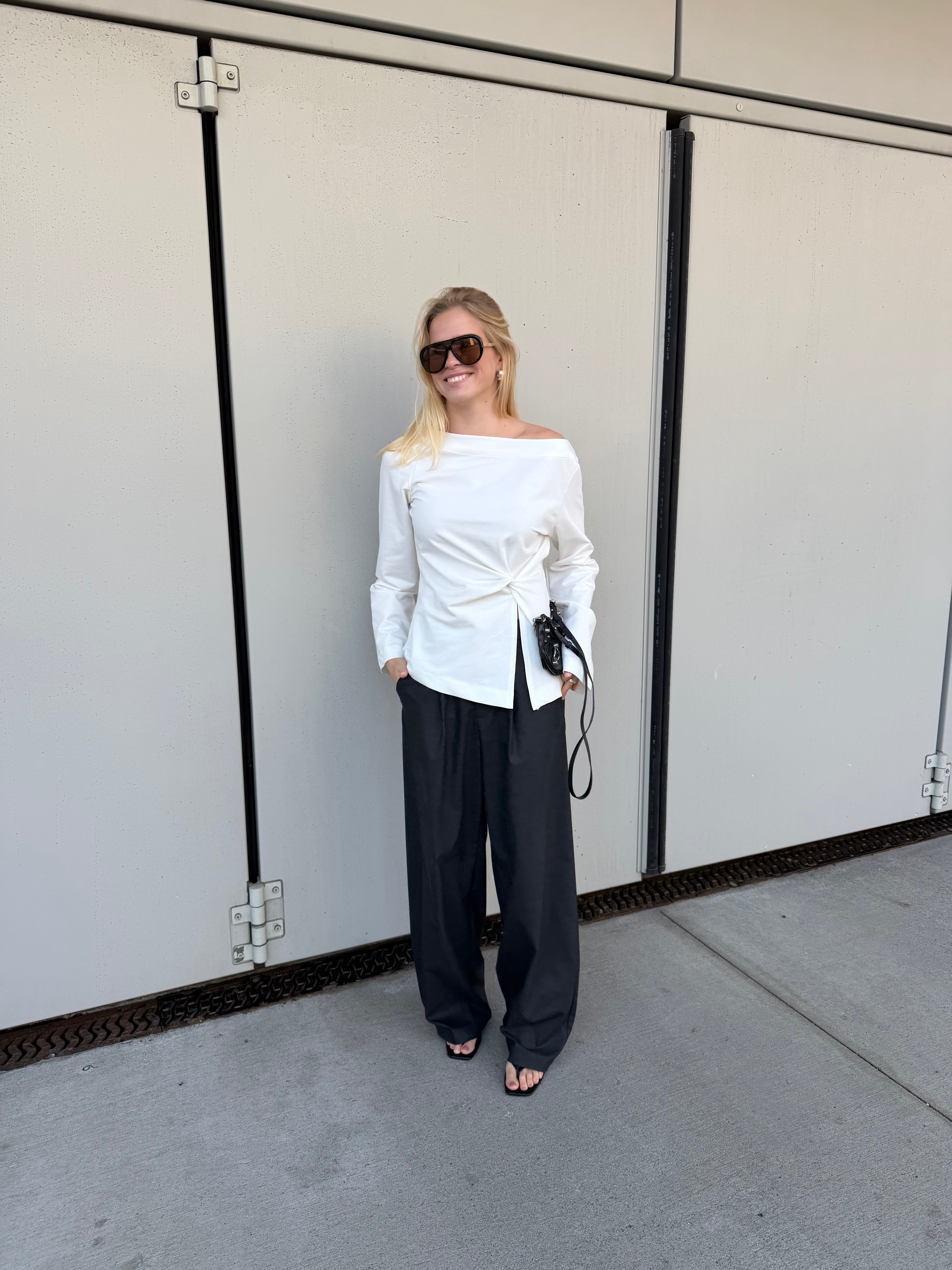 April | Twisted Bootcut Neck Top