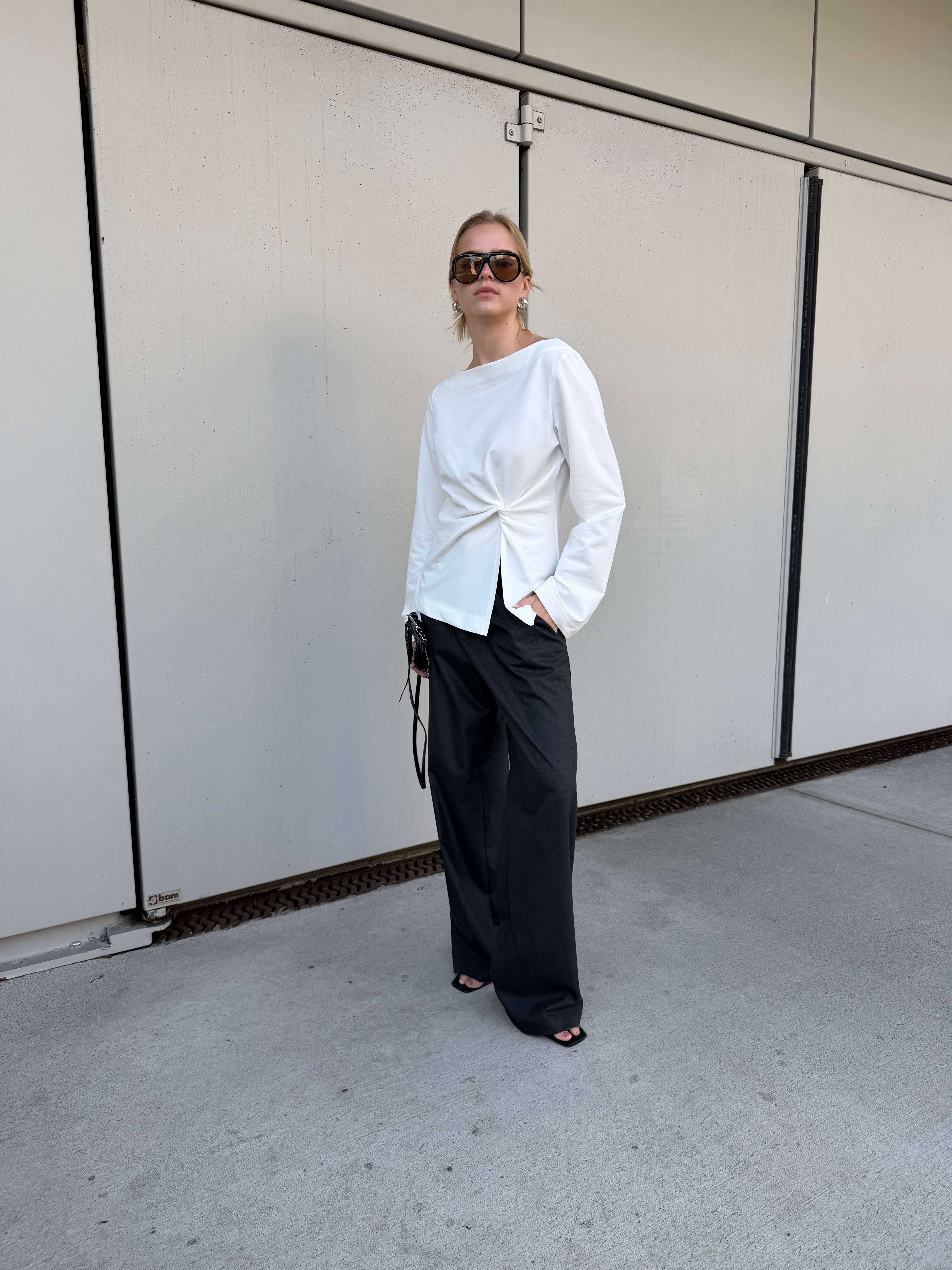 April | Twisted Bootcut Neck Top