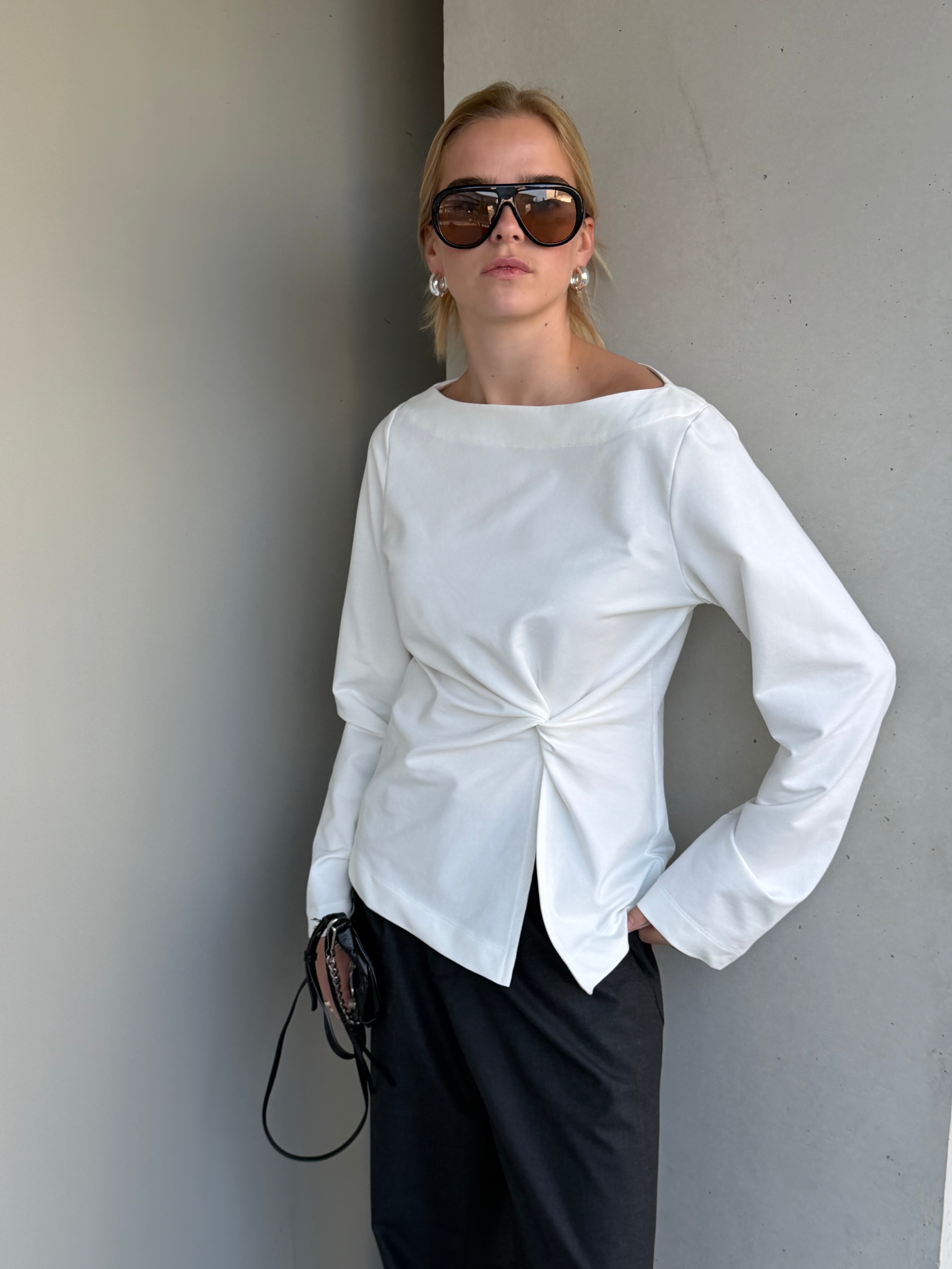 April | Twisted Bootcut Neck Top