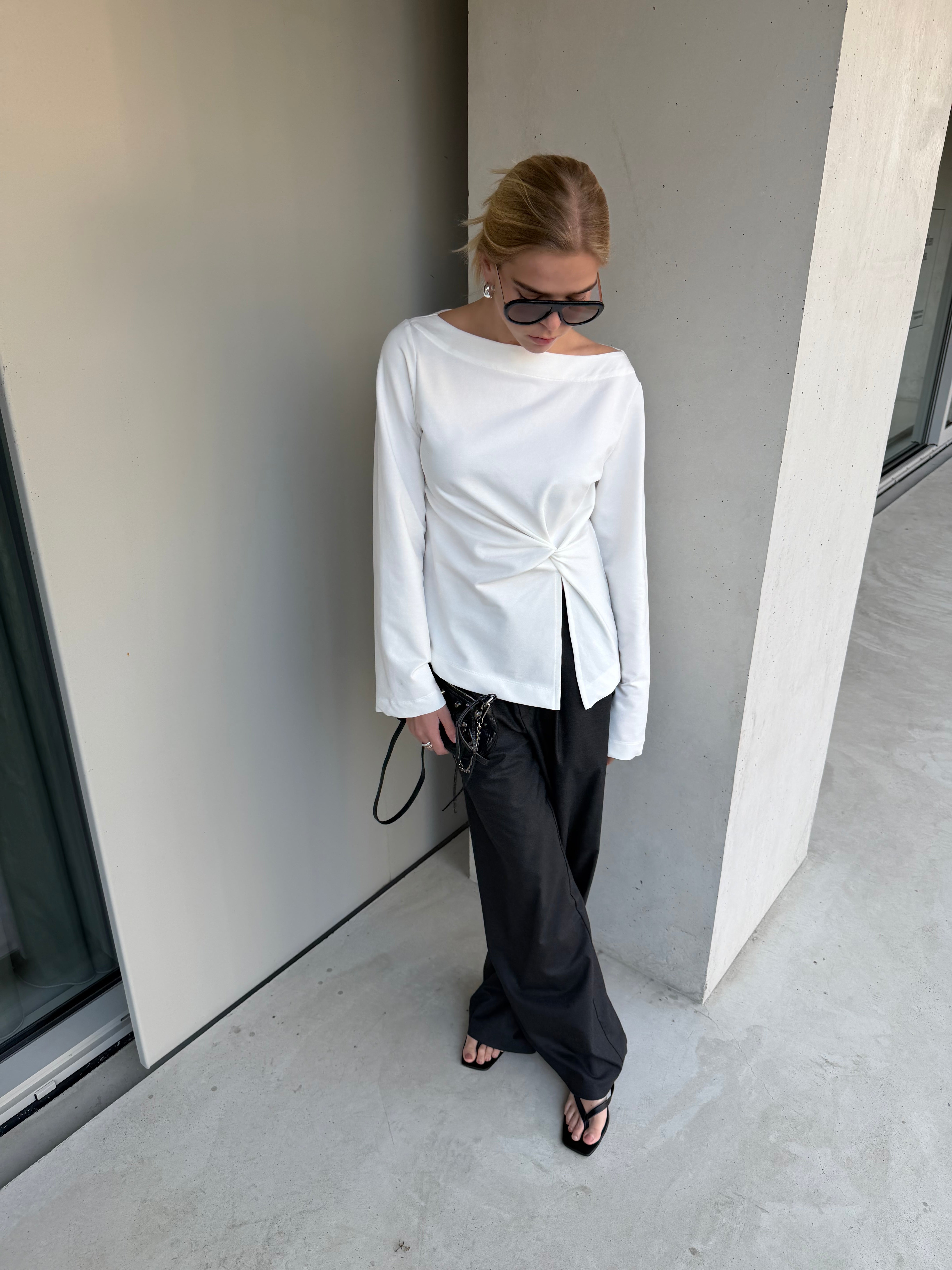 April | Twisted Bootcut Neck Top