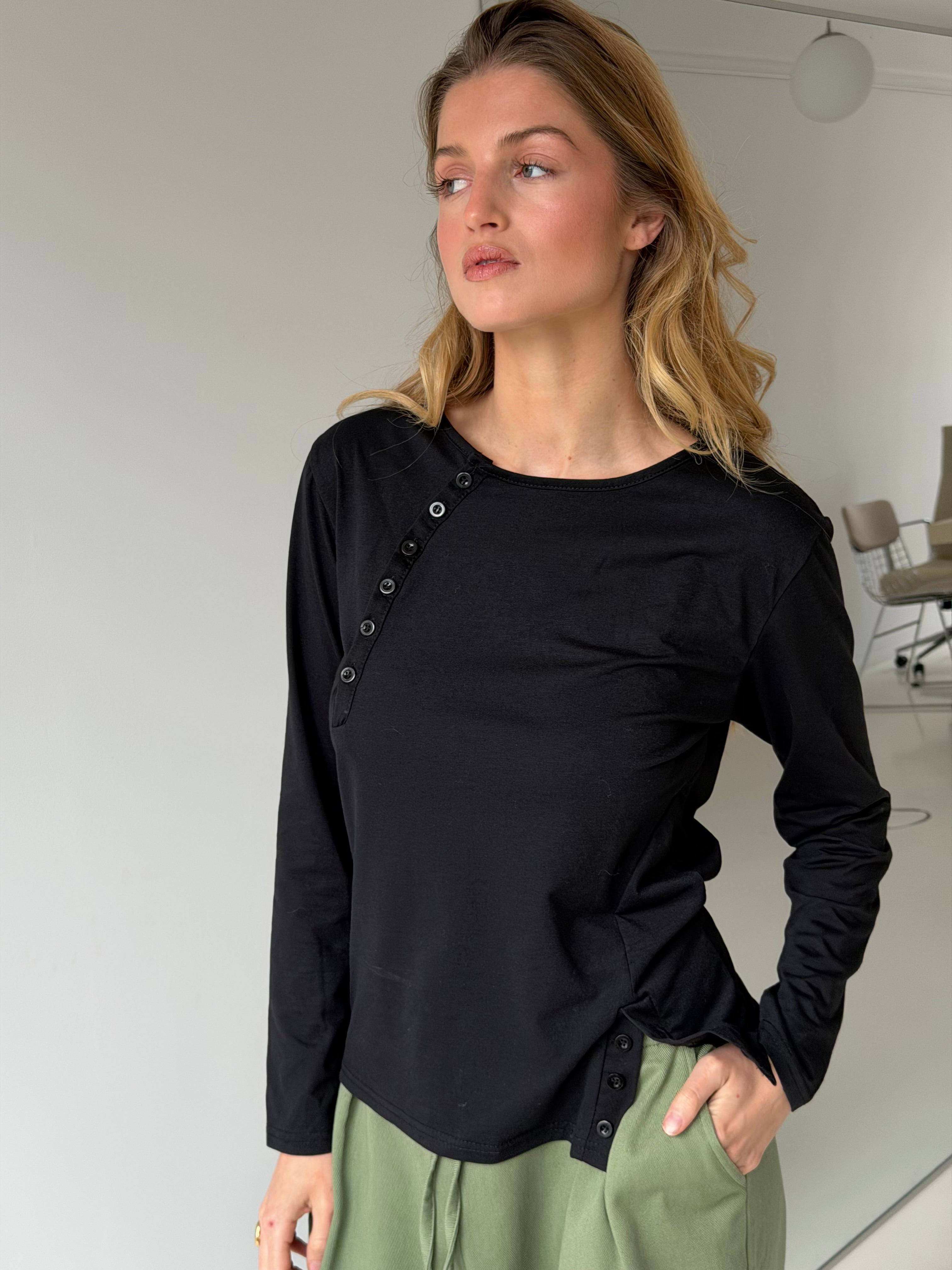 Annie | Buttoned Longsleeve - Black