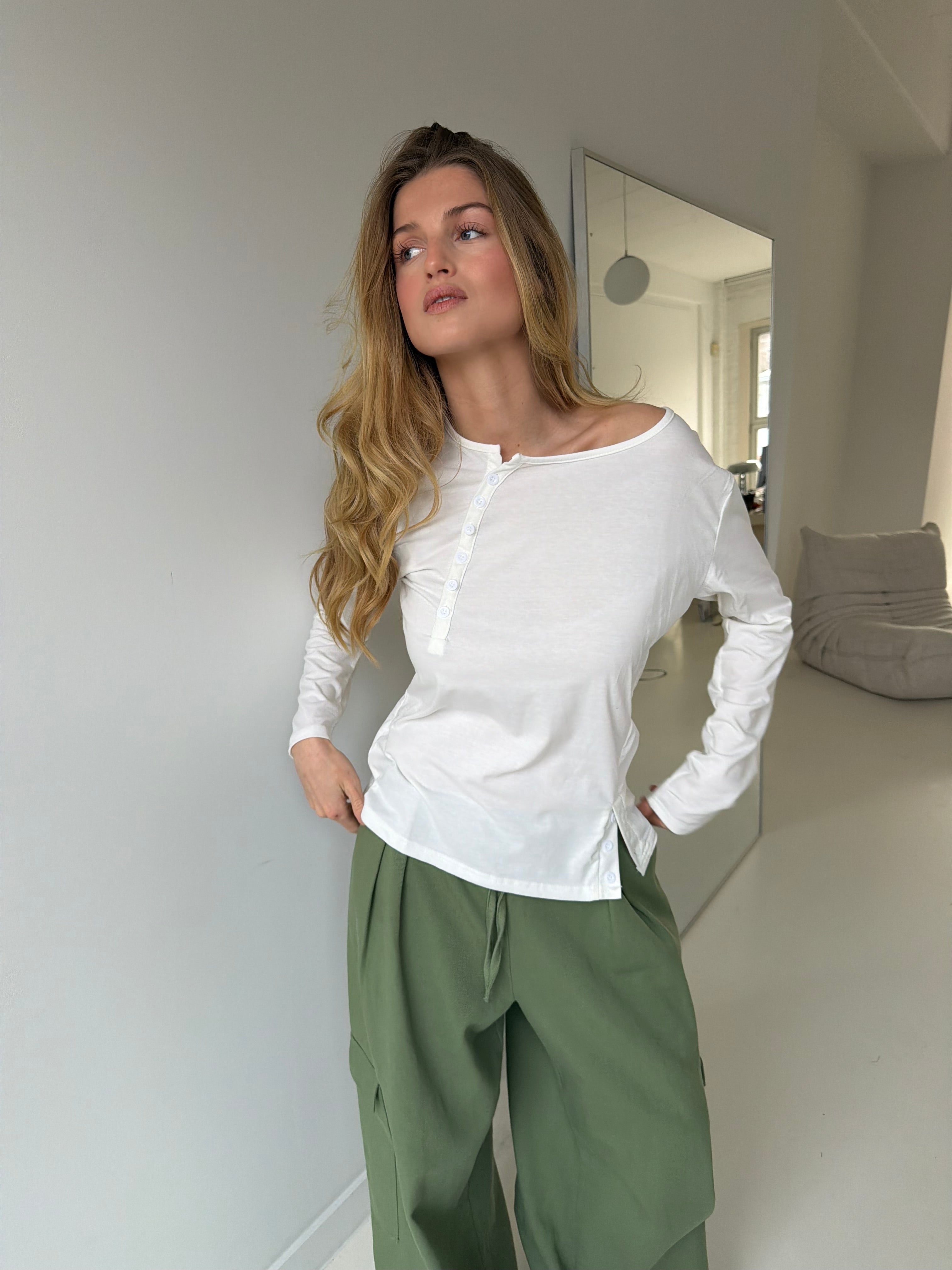 Annie | Buttoned Longsleeve - White