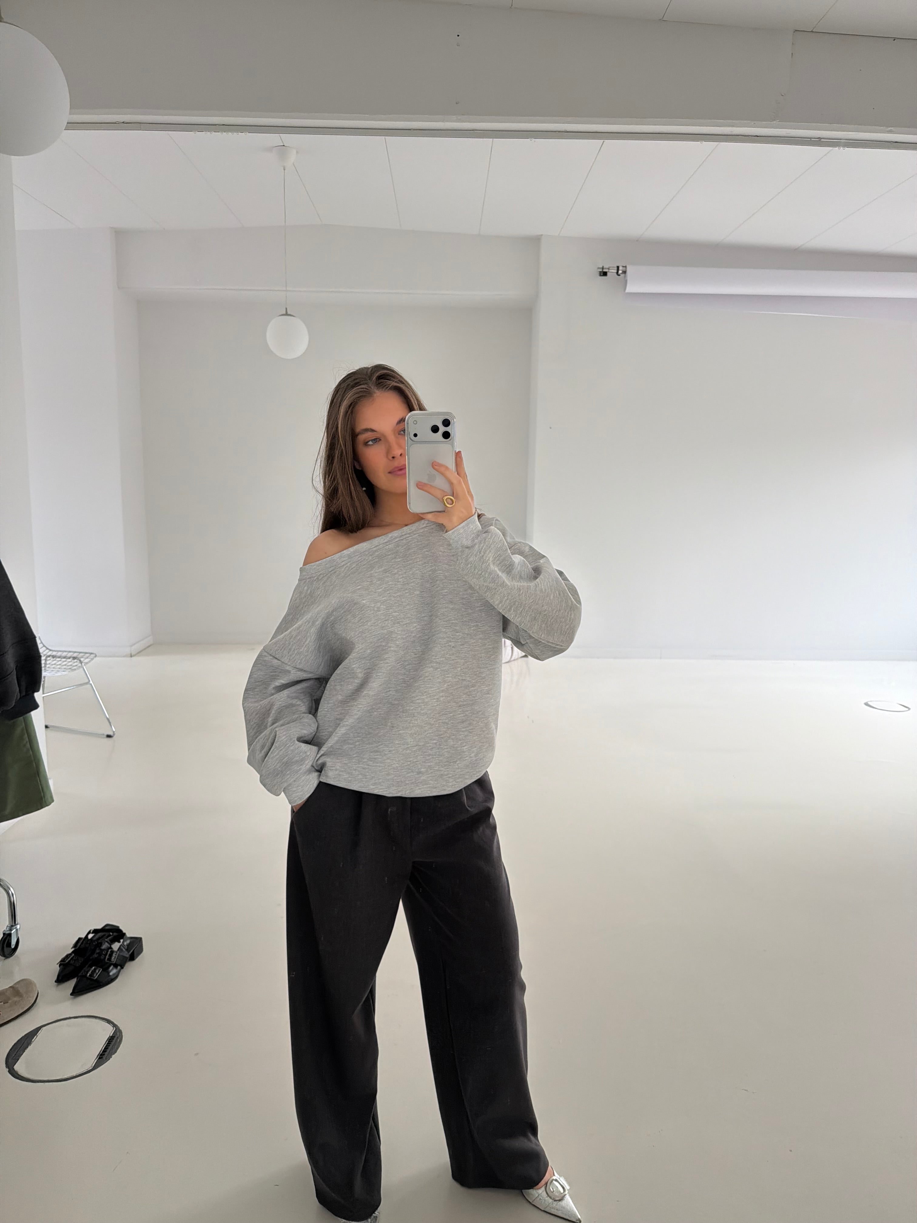 Bella | Oversized One Shoulder Sweatshirt