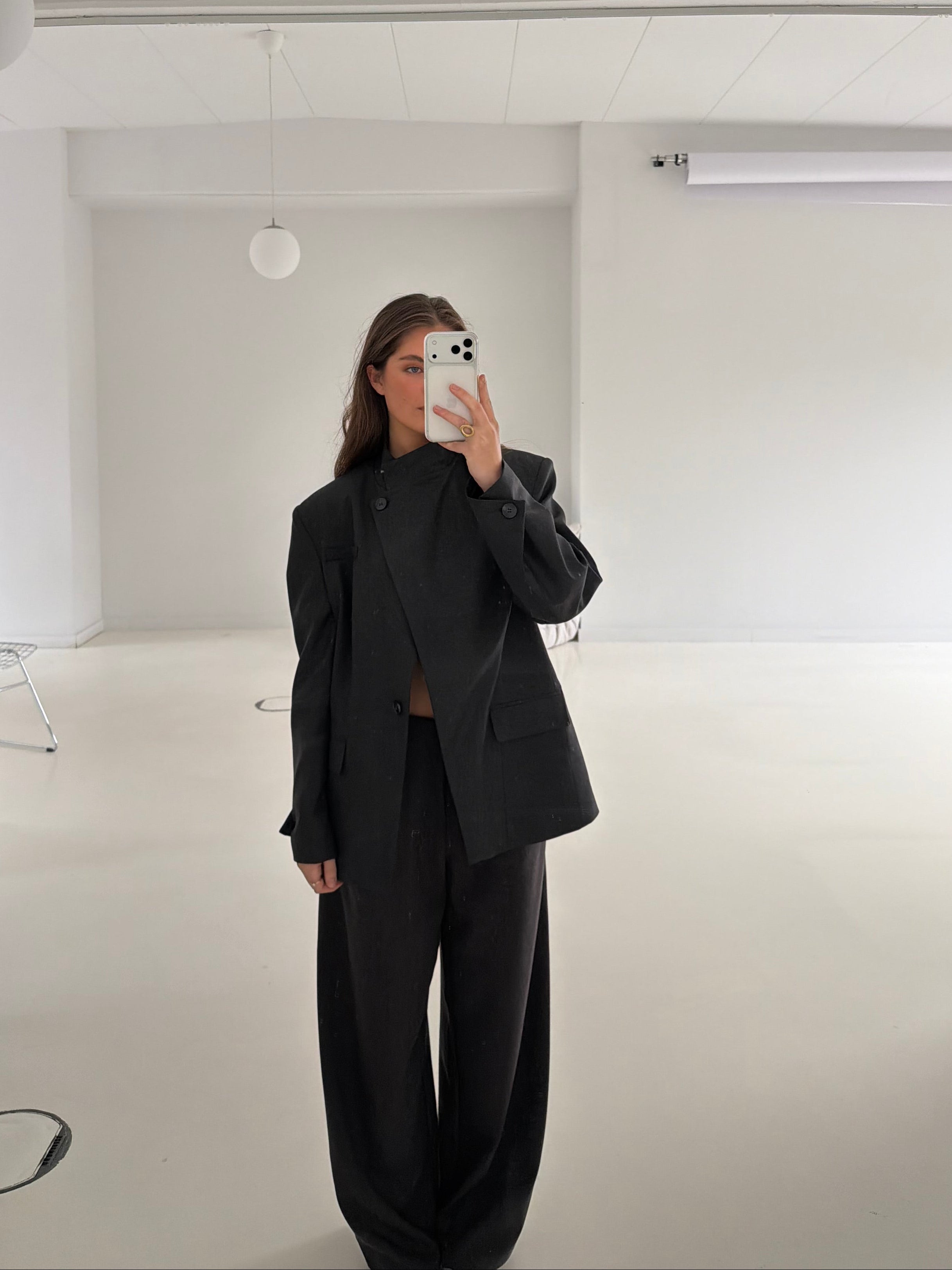 Ellie | Collar Blazer With Pleated Cuffs - Dark Grey