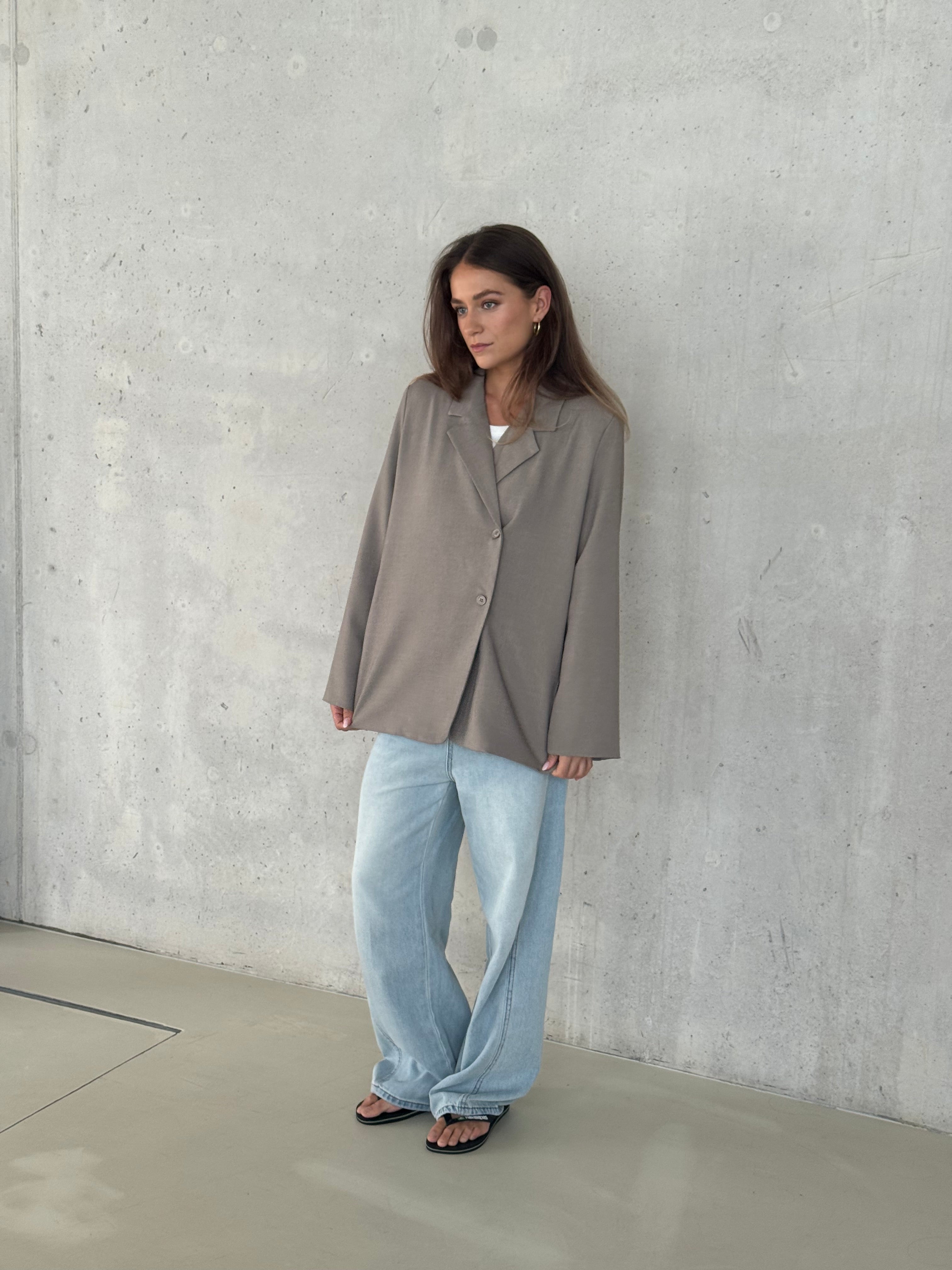 Edith | Assymetric Button Blazer