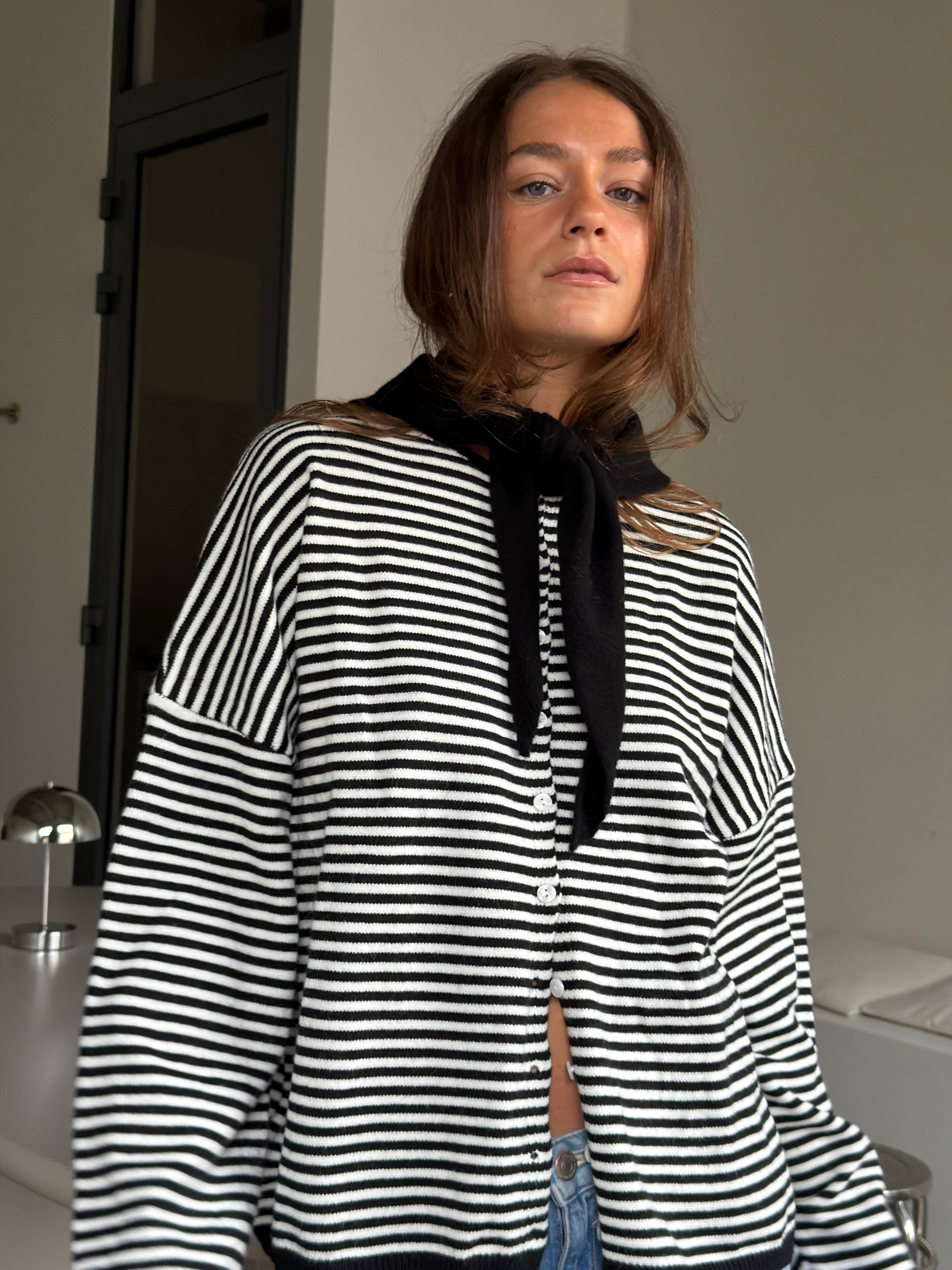 Wool Triangle Scarf - Black