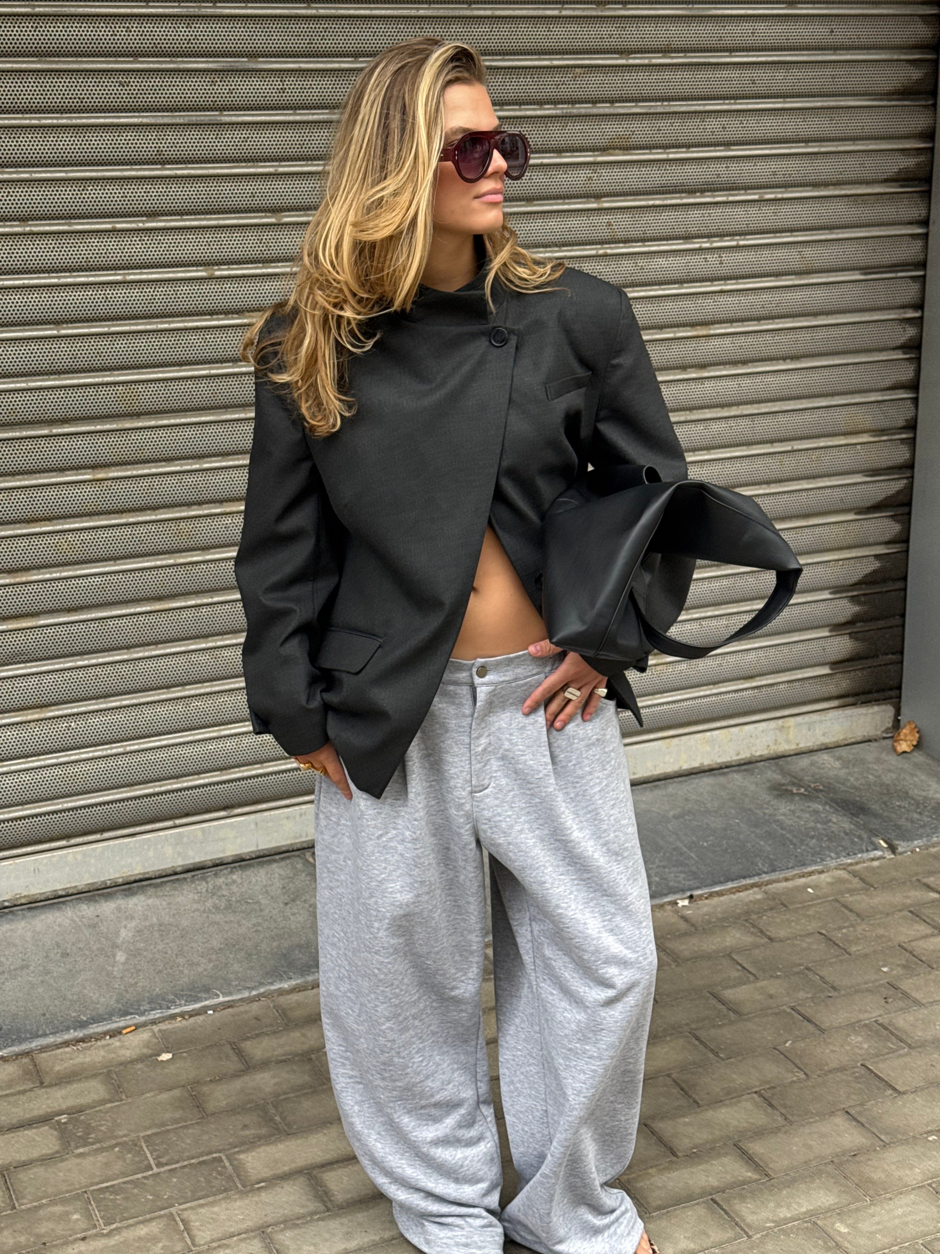 Ellie | Collar Blazer With Pleated Cuffs - Dark Grey