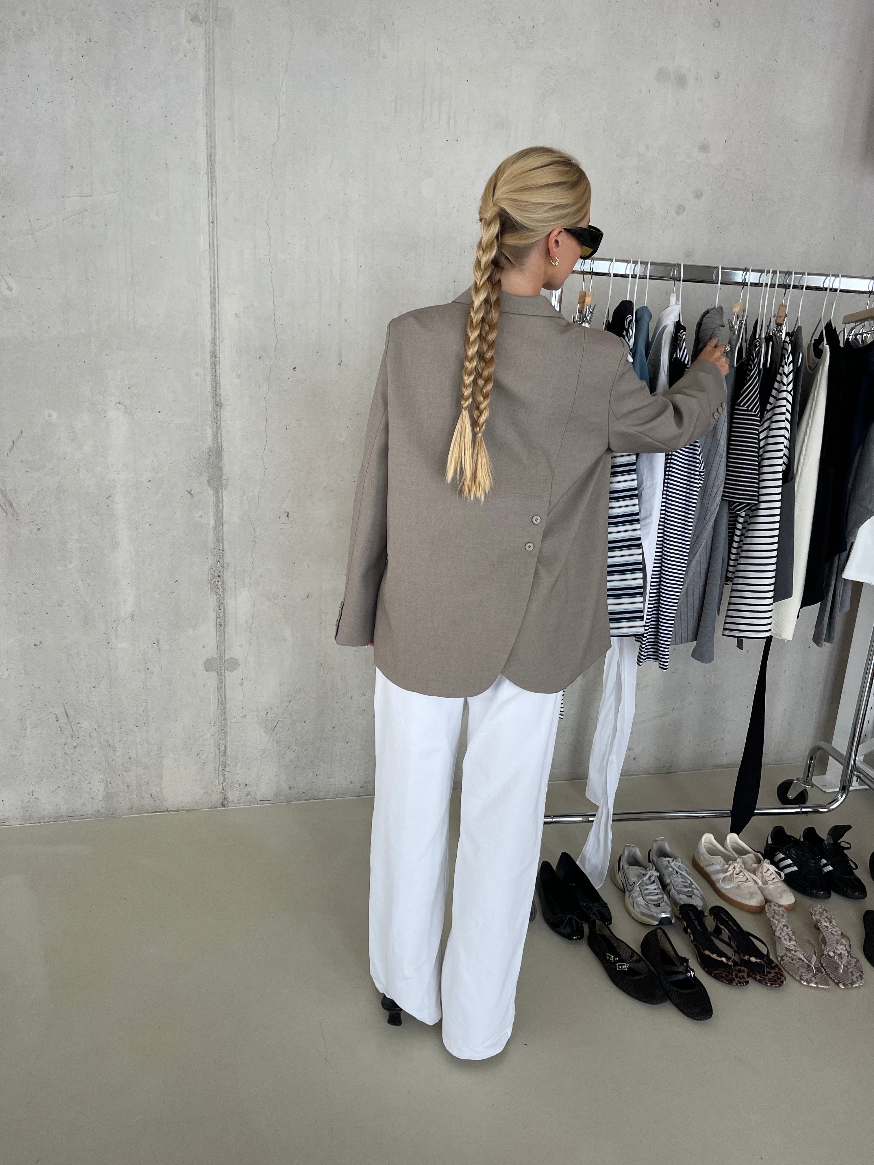 Edith | Assymetric Button Blazer