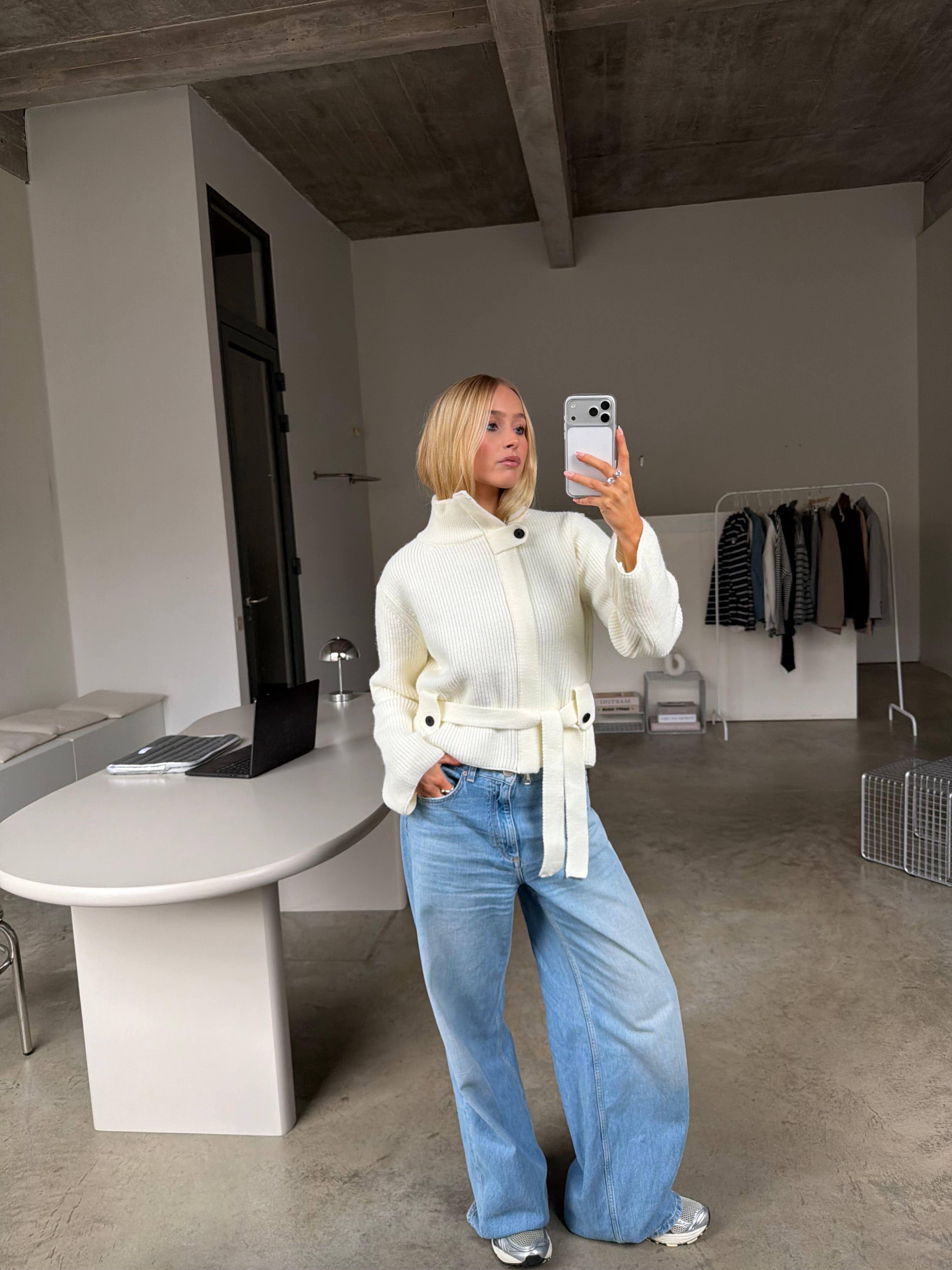 Bobby | High Neck Zipped Knitted Vest - Ecru