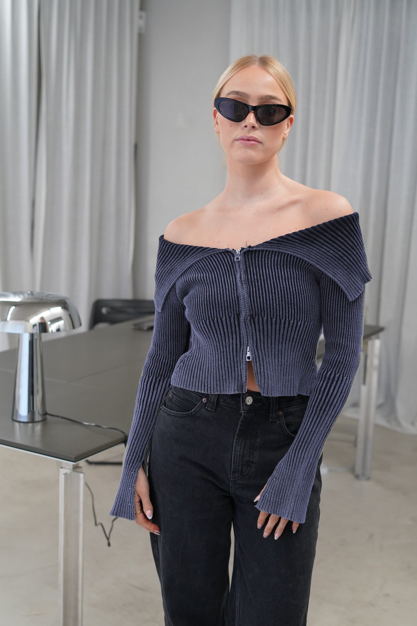 Bisc | Off Shoulder Zipper Sweater Blue