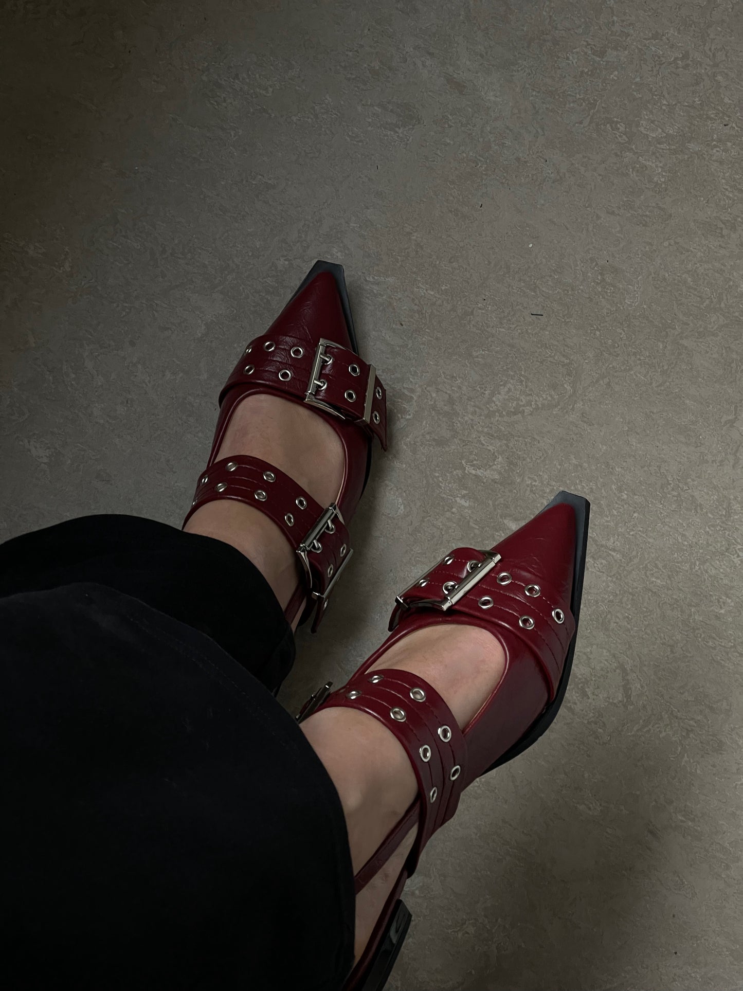 Chase | Pointed Open Shoes - Red