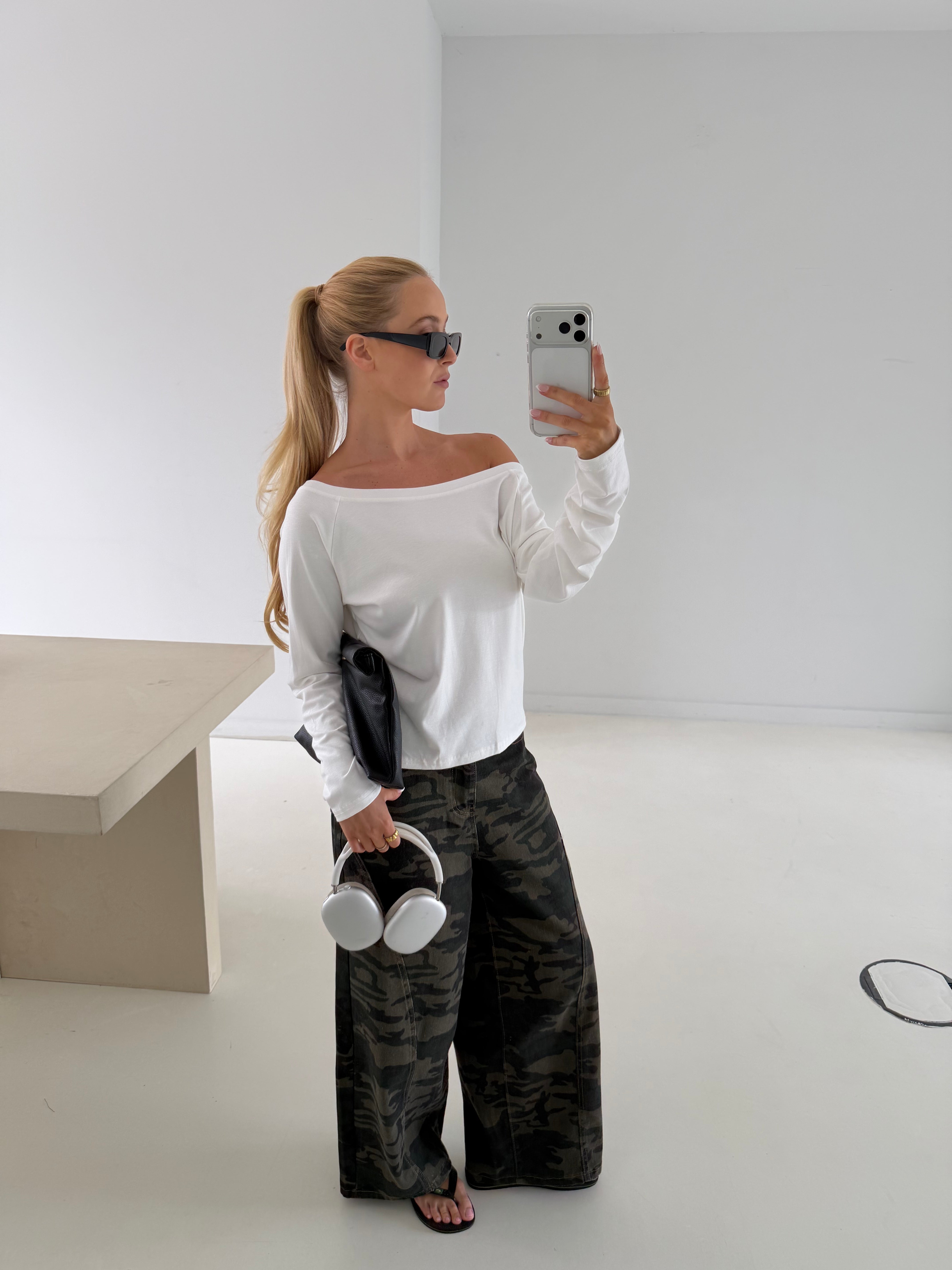 Aris | One Shoulder Longsleeve Top - White