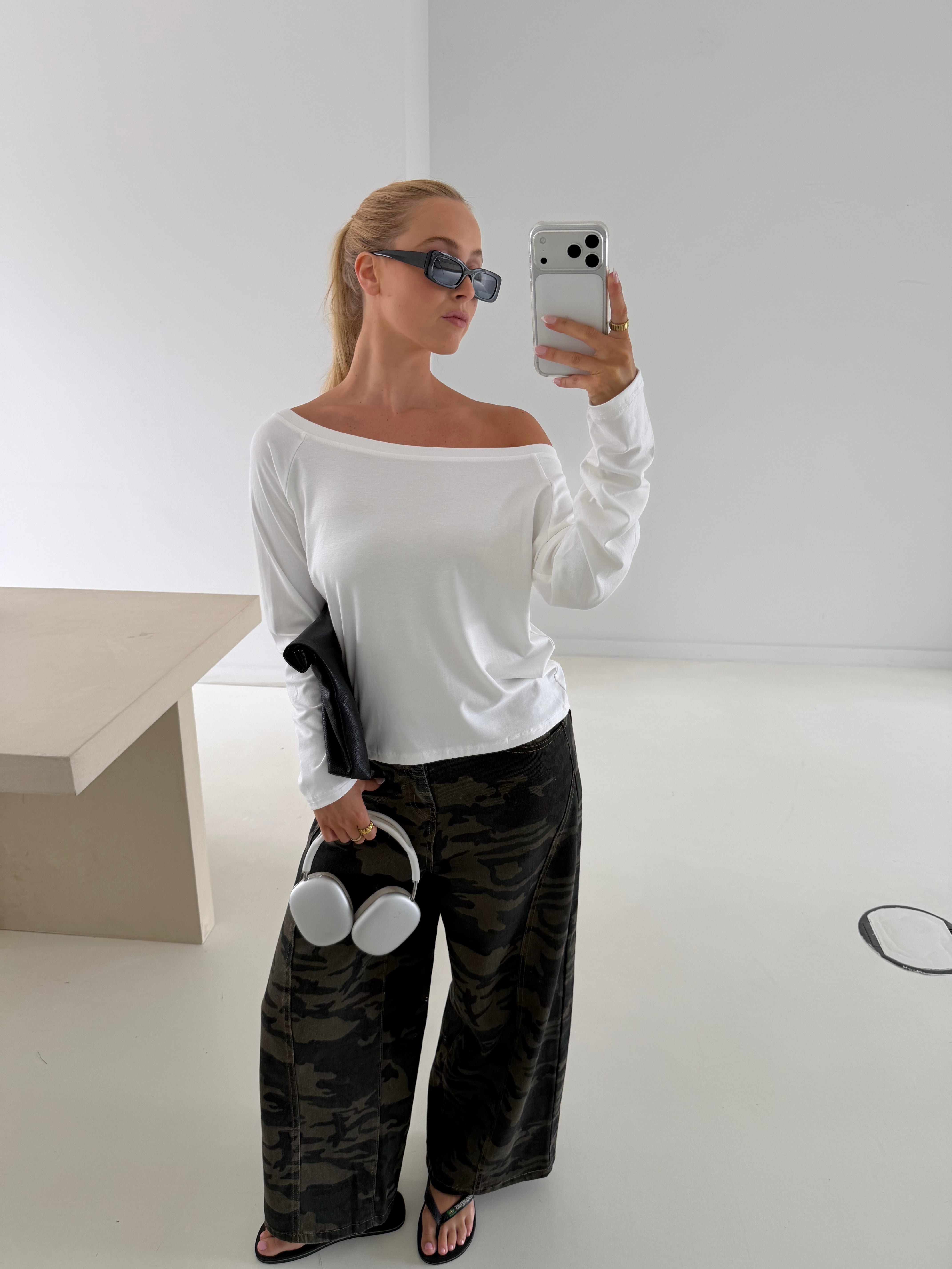 Aris | One Shoulder Longsleeve Top - White