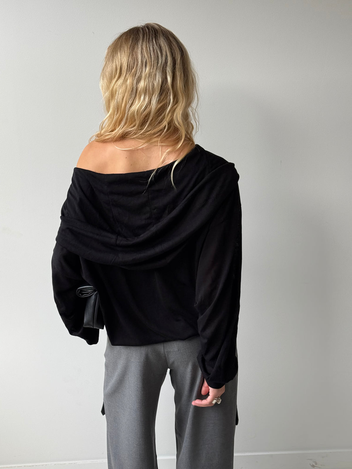 Arya | Off Shoulder Hoodie Knit - Black