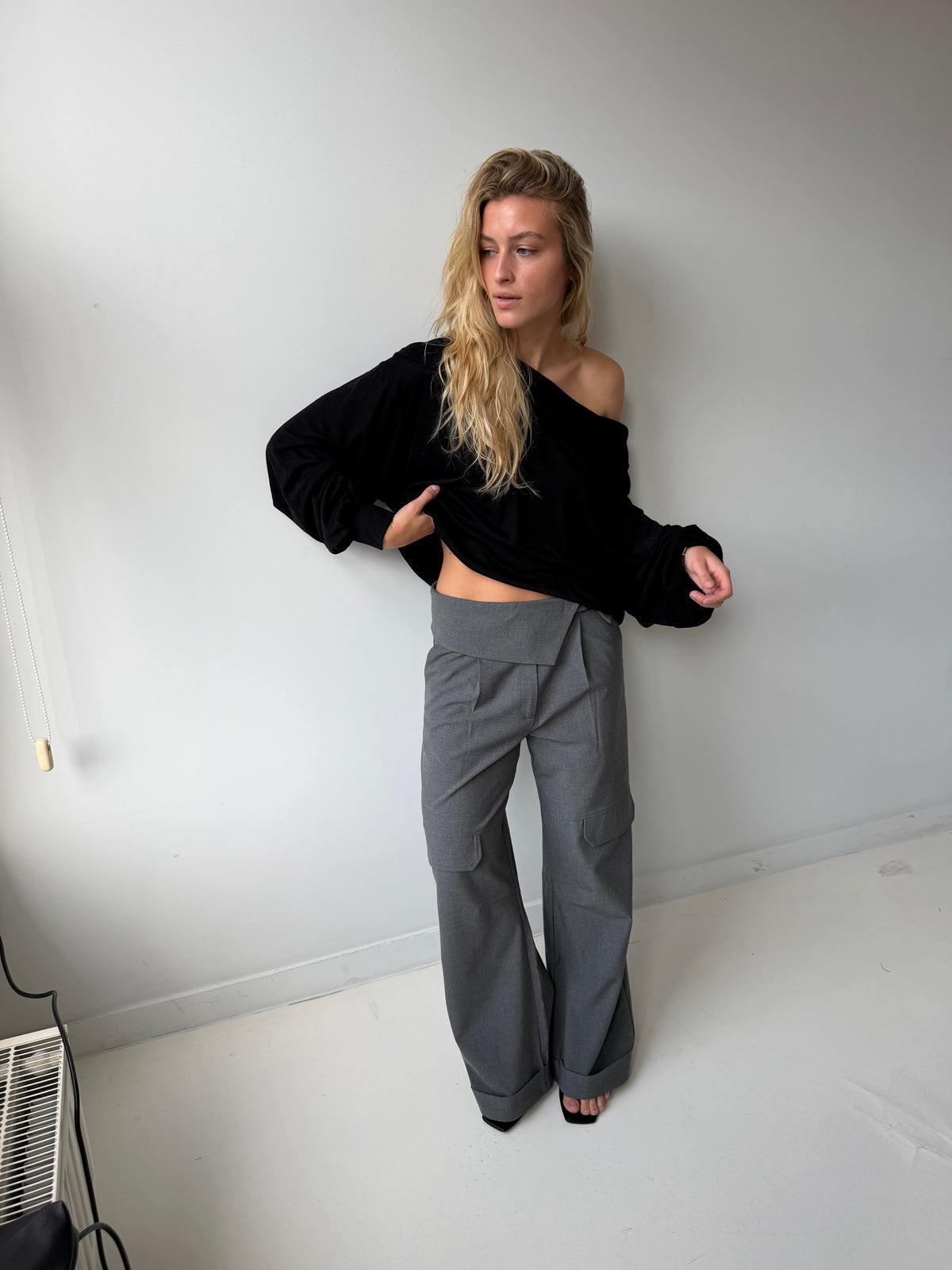 Arya | Off Shoulder Hoodie Knit - Black