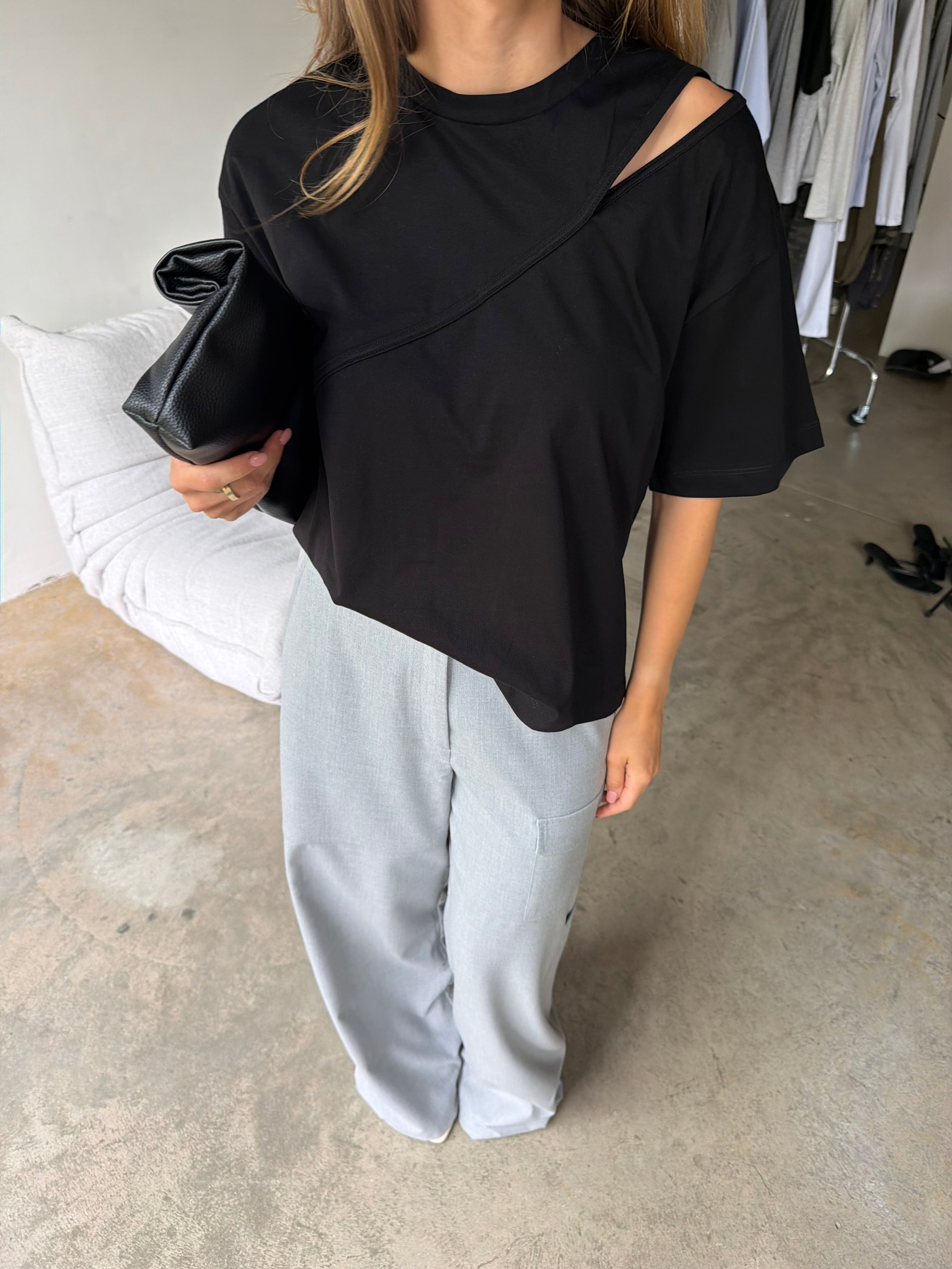 Alex | Cut-Out Tshirt