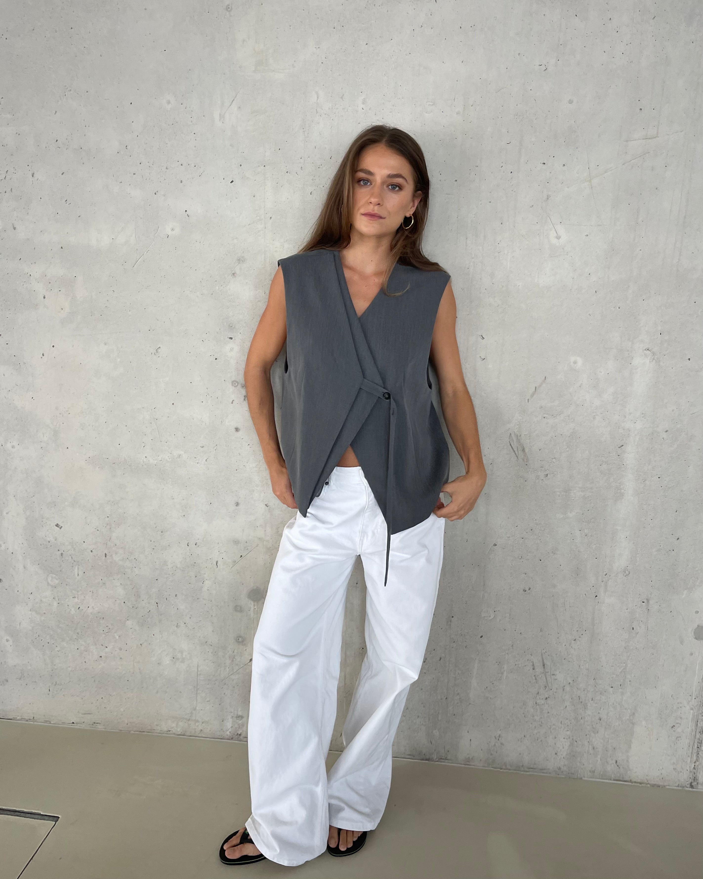 Ezra | Sleeveless Blazer