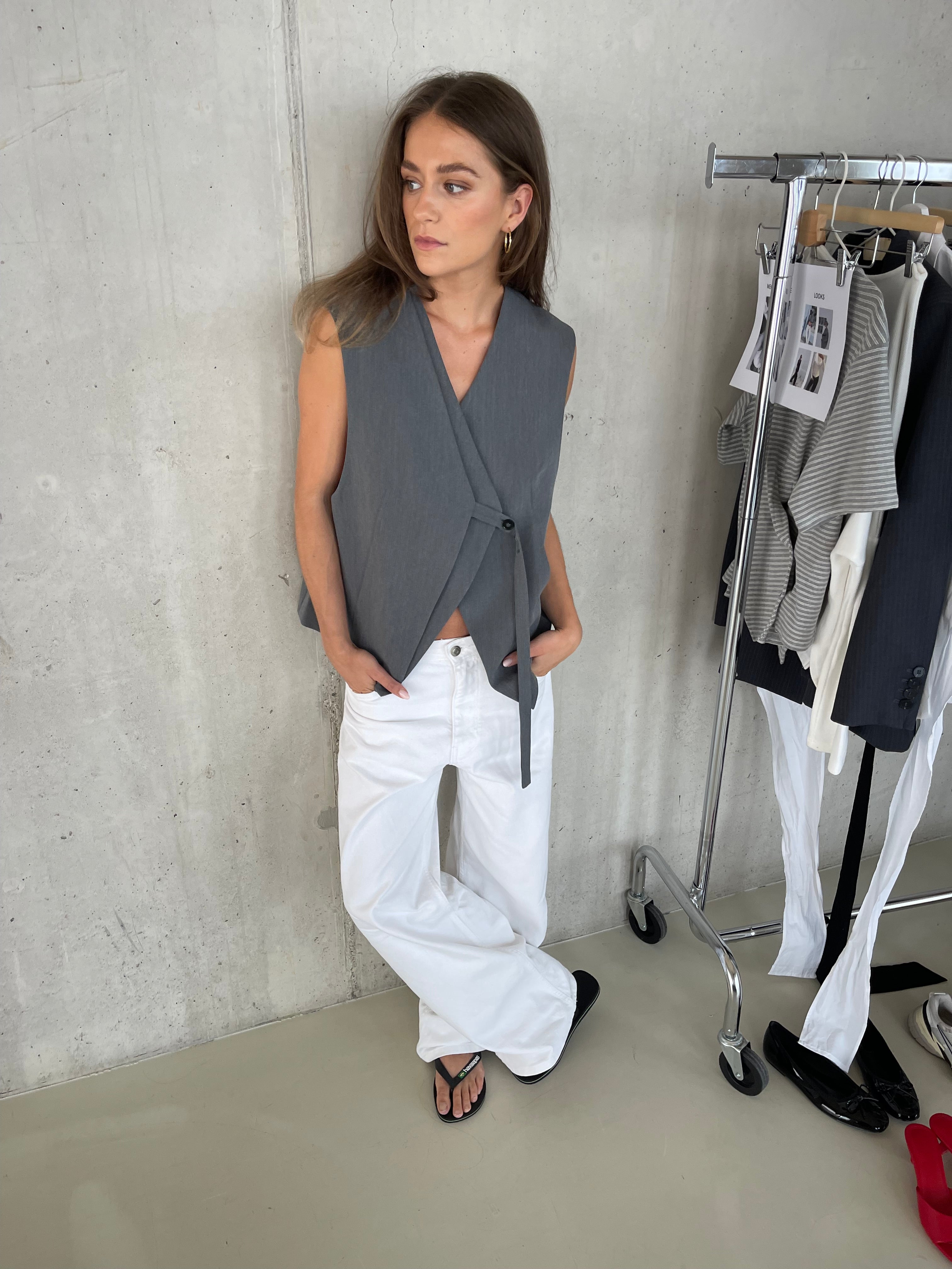 Ezra | Sleeveless Blazer
