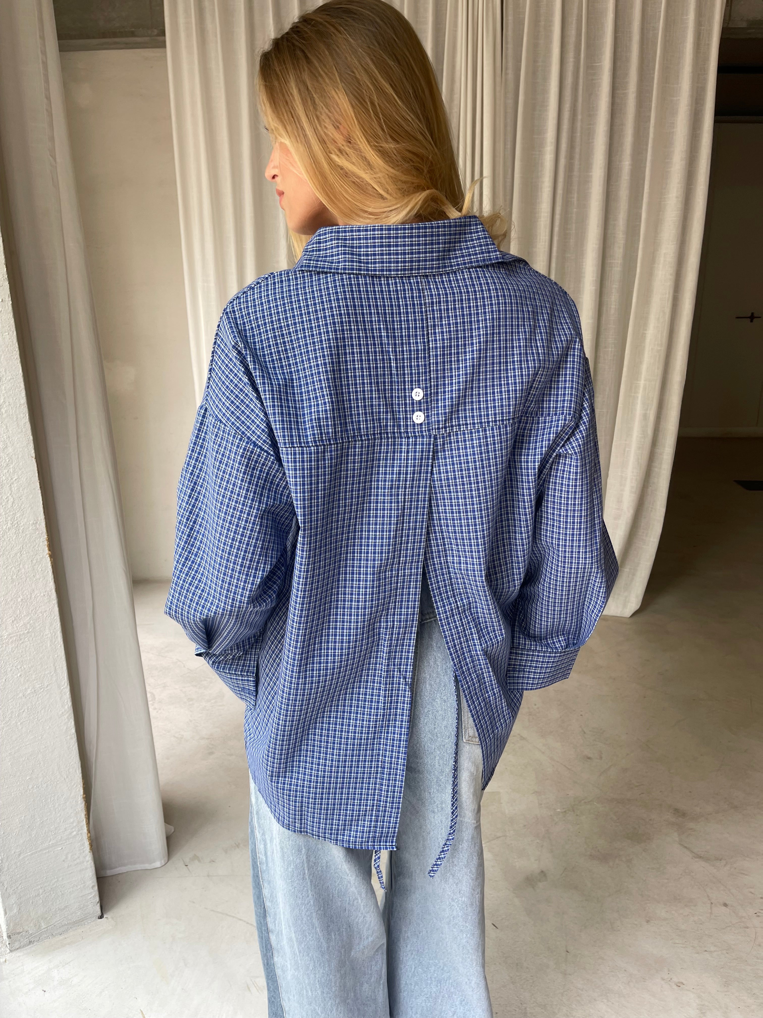 Amelia | Boyfriend Open Back Shirt
