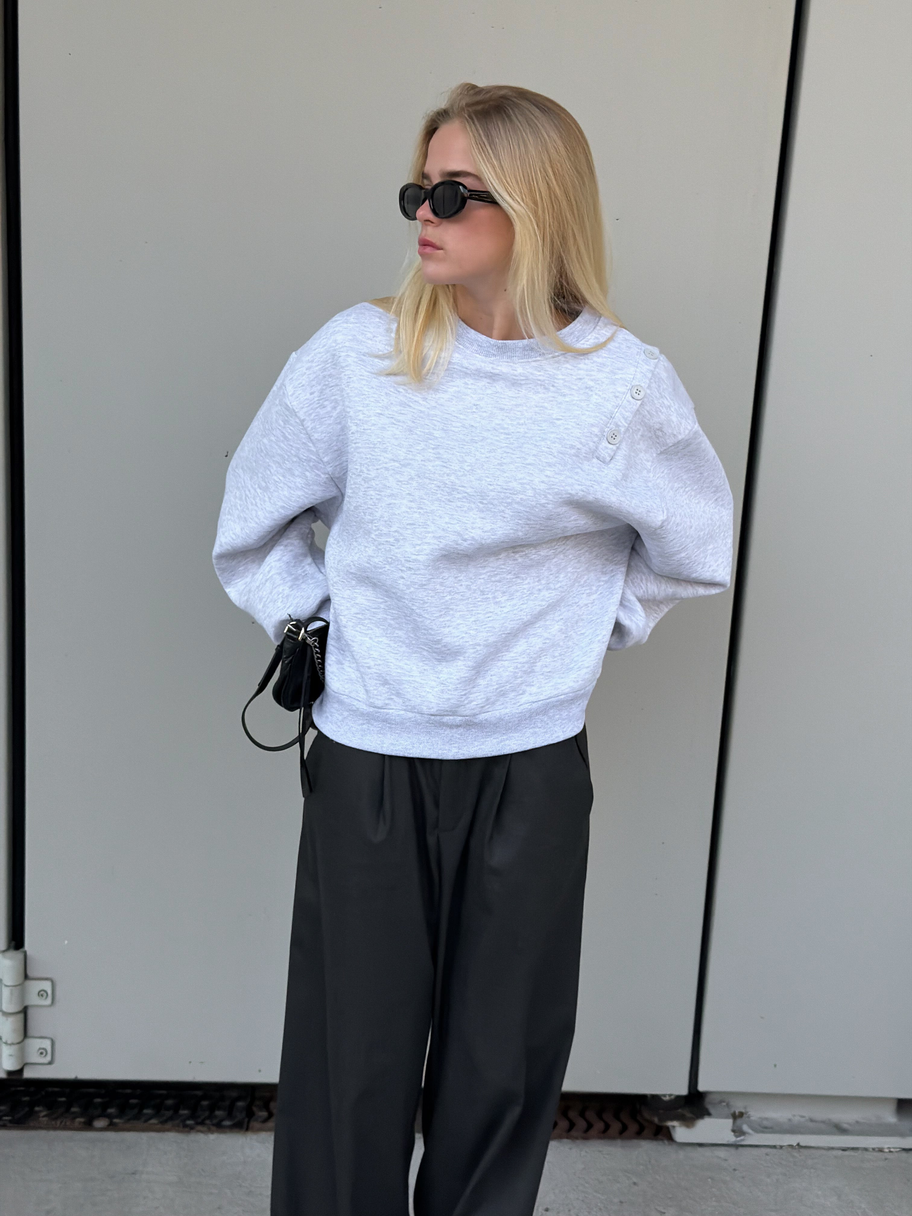 Bailey | Buttoned Sweatshirt