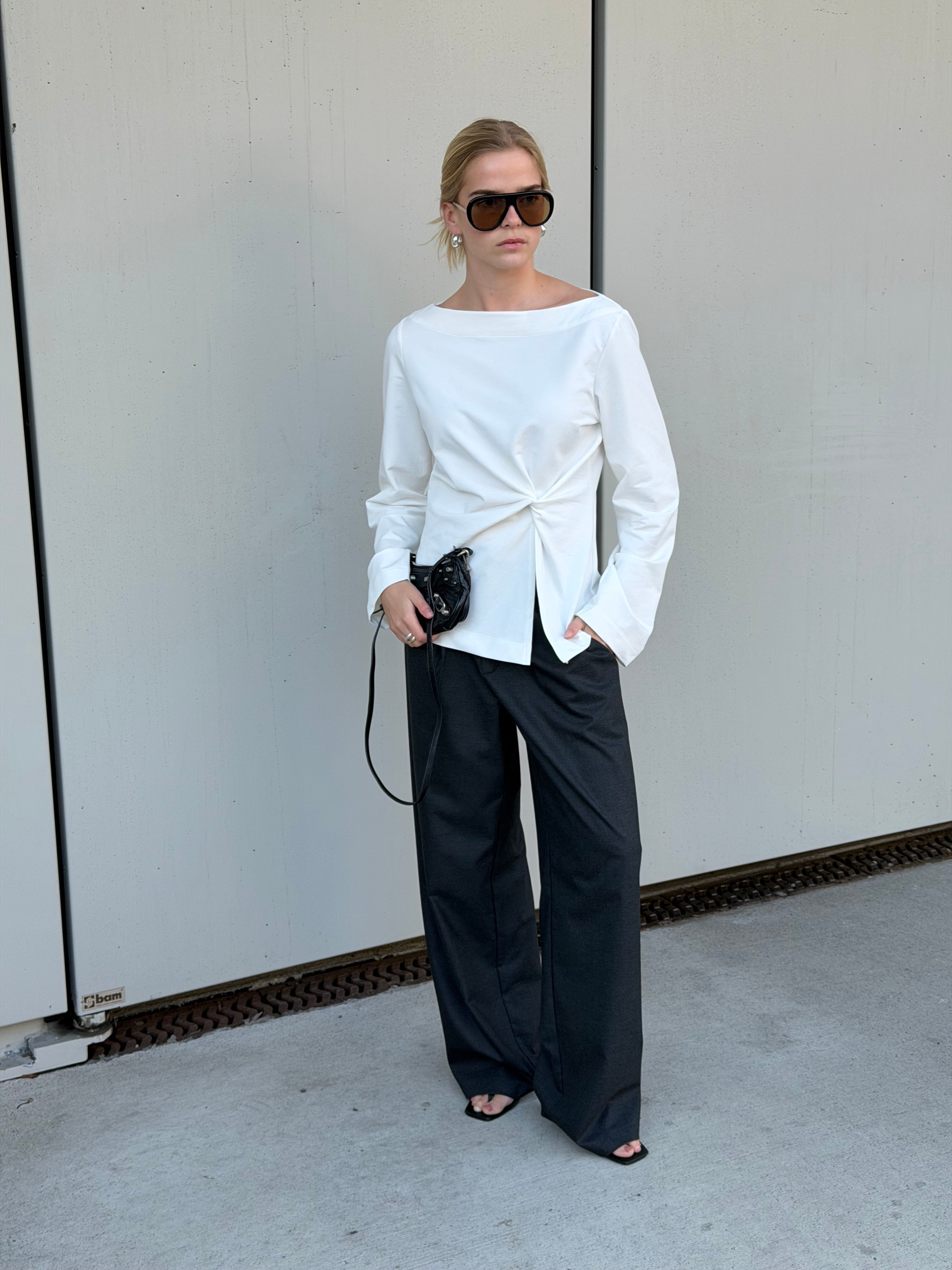 April | Twisted Bootcut Neck Top