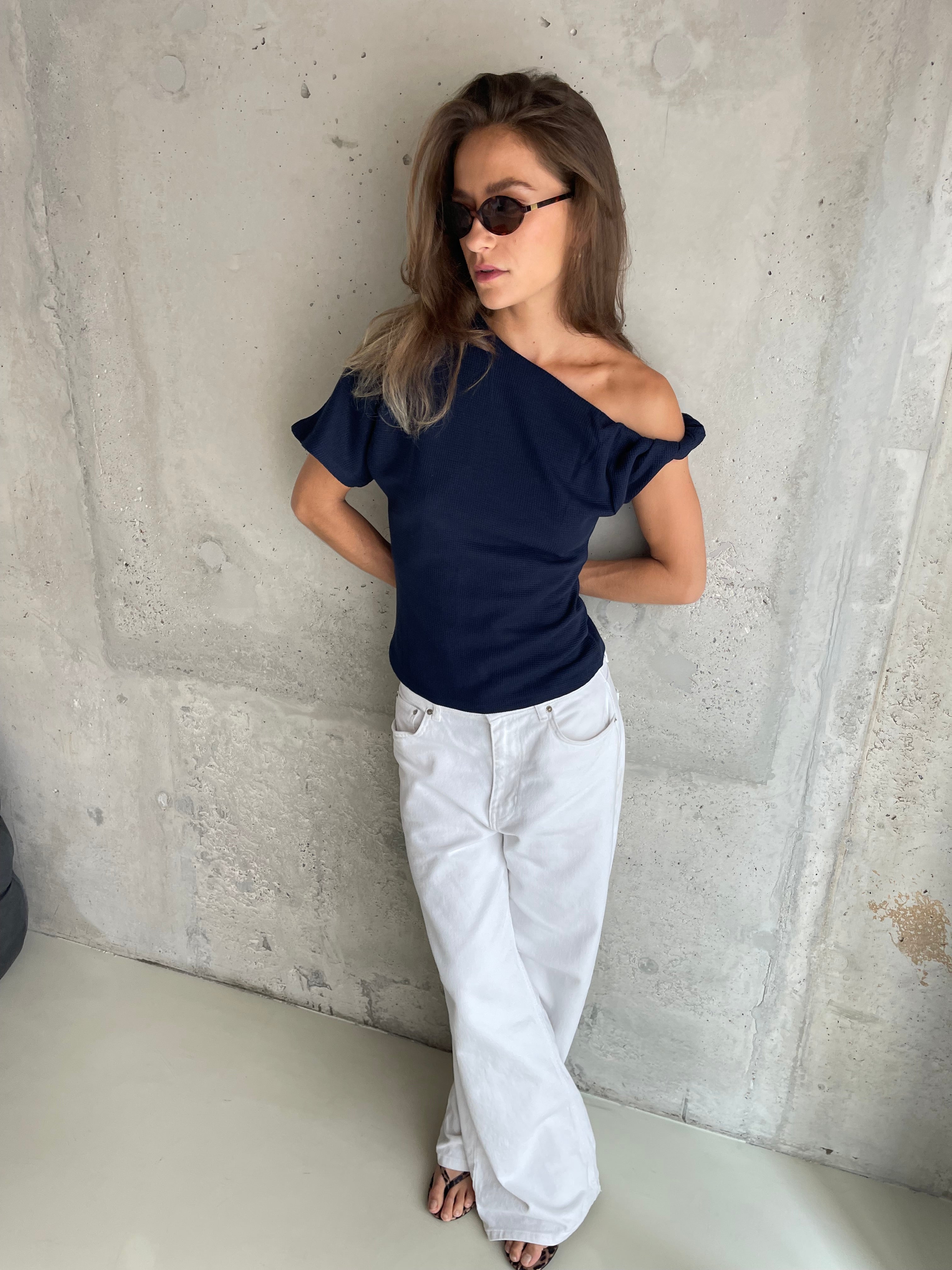 Aaron | One Shoulder Tshirt
