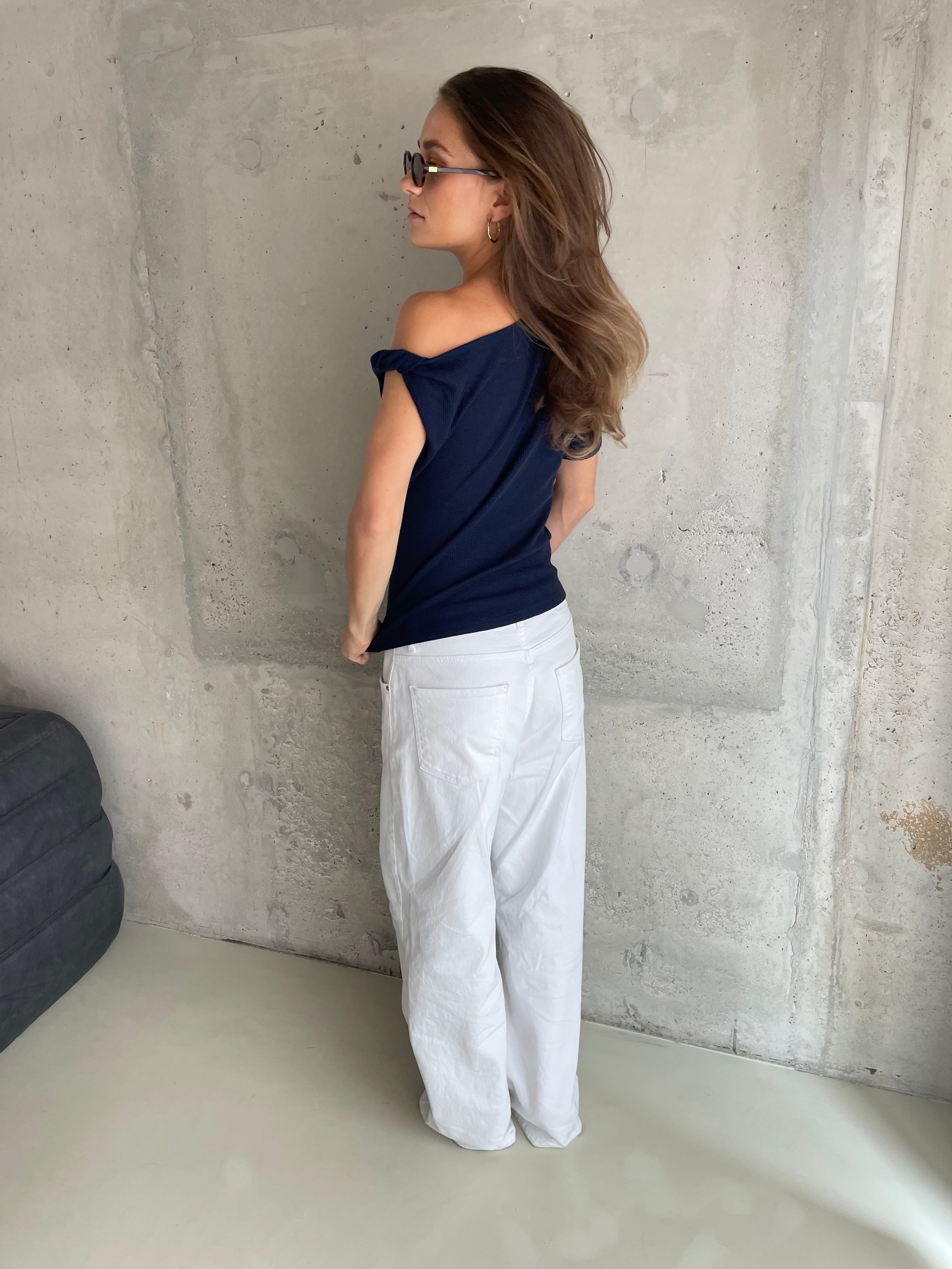 Aaron | One Shoulder Tshirt