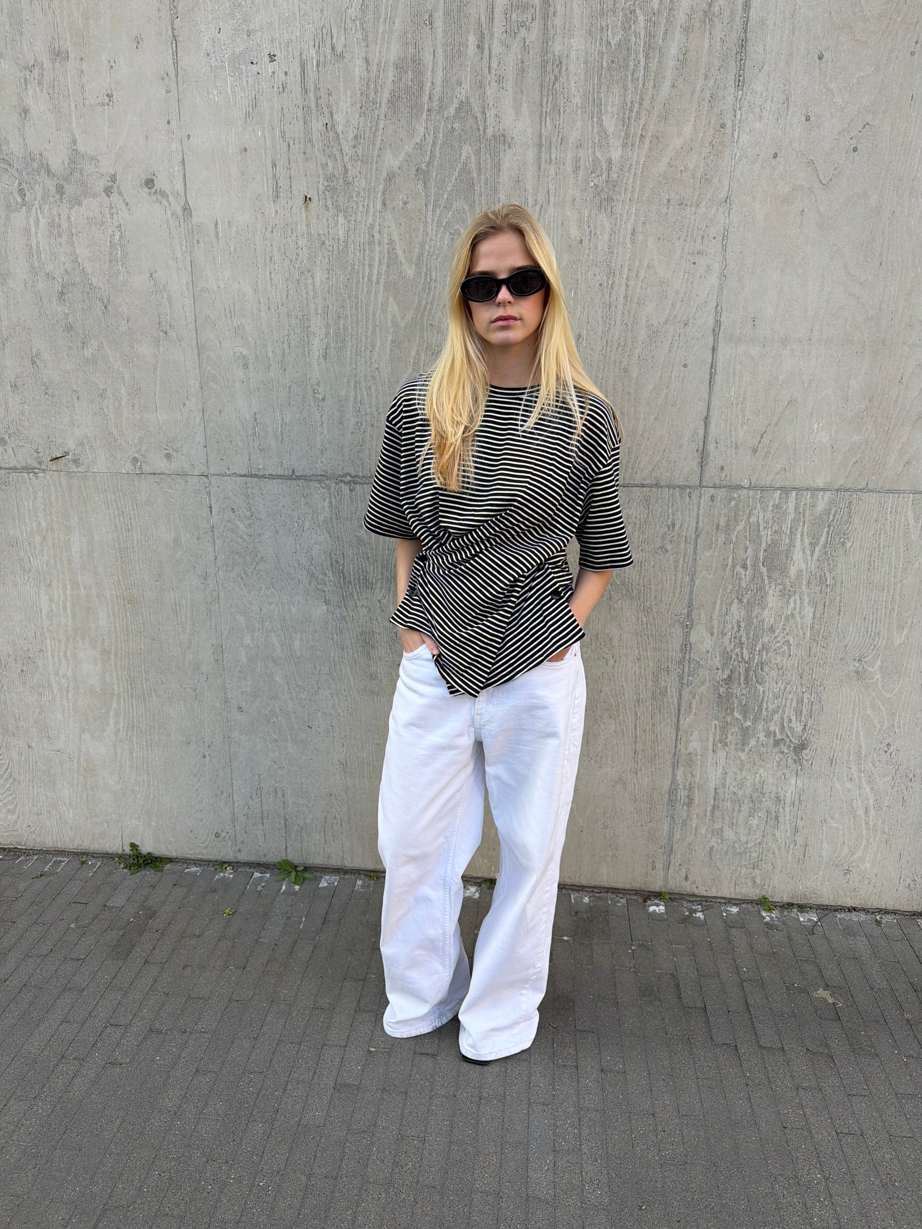 Alyse | Wrapped Tshirt Black