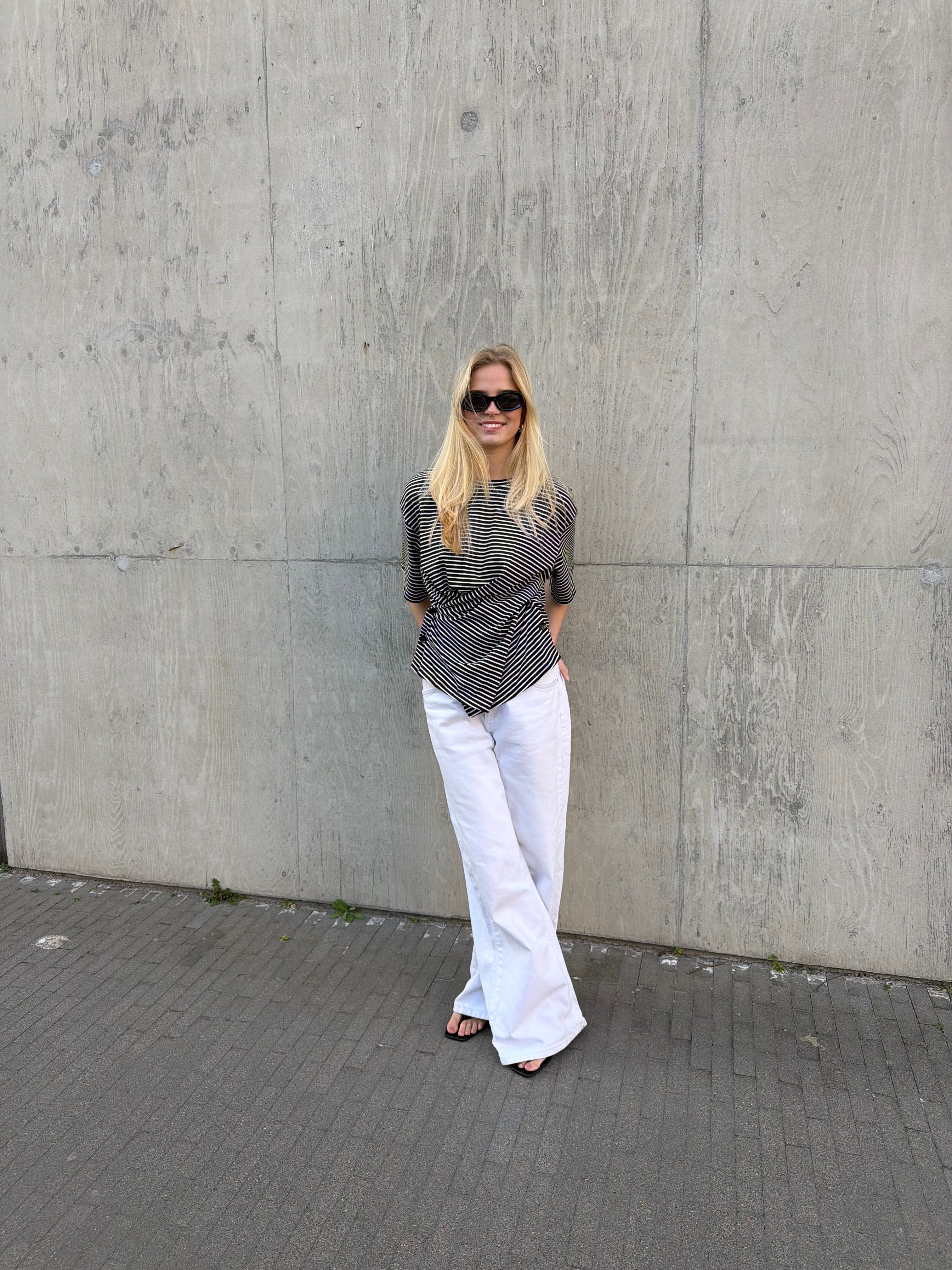 Alyse | Wrapped Tshirt Black