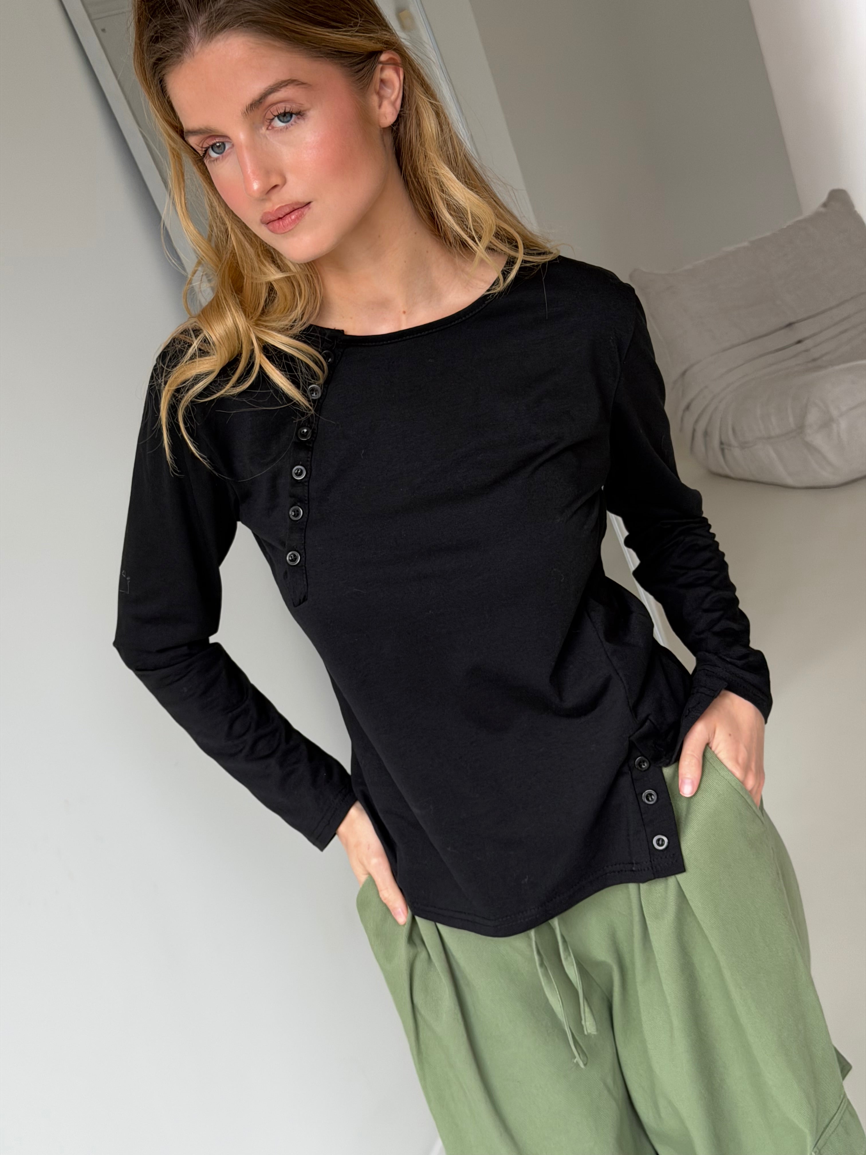 Annie | Buttoned Longsleeve - Black