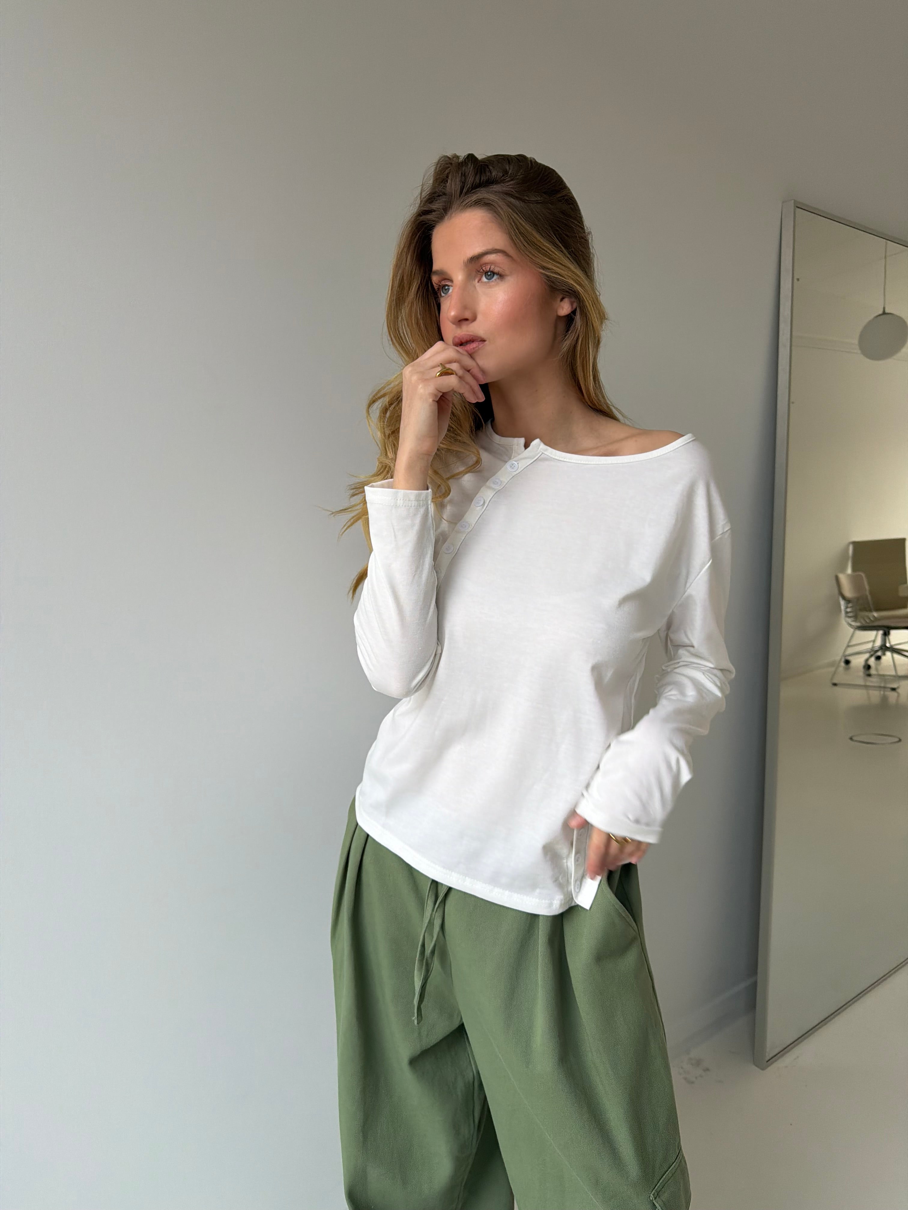 Annie | Buttoned Longsleeve - White