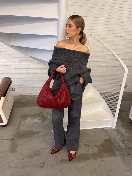 Berry | Oversized Off Shoulder Pull Grey